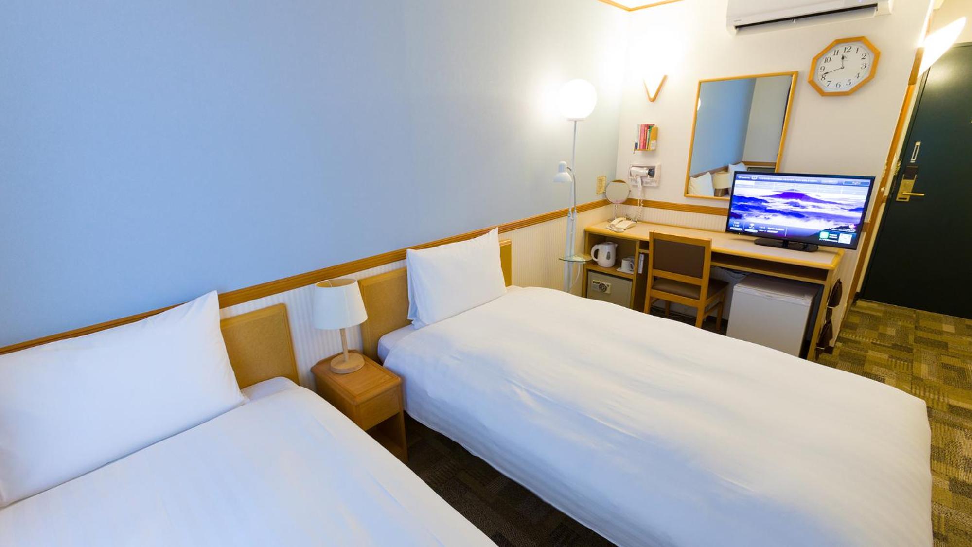Superior Twin Room - Smoking photo 3
