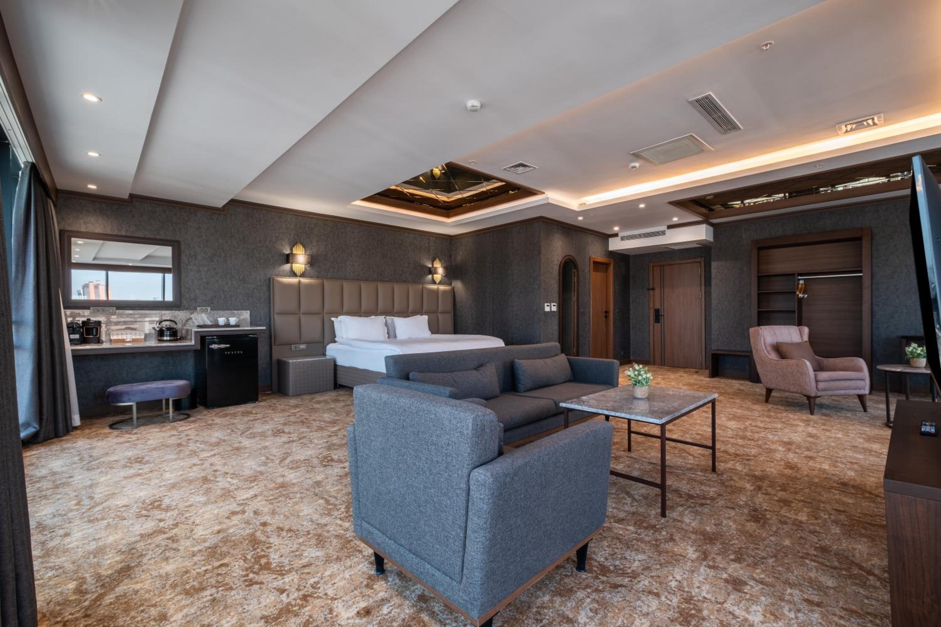 Standard Suite - Photo 7