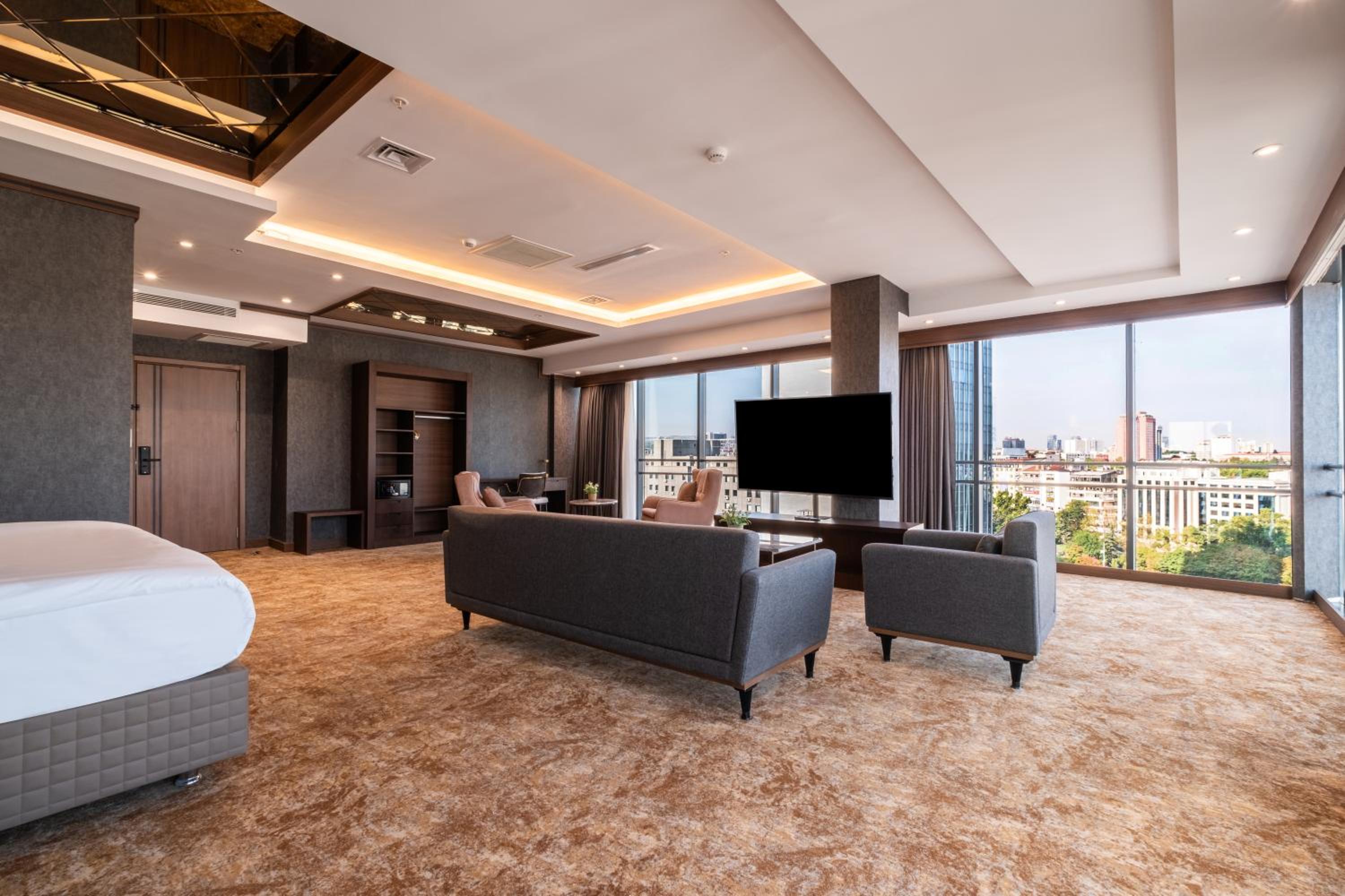 Standard Suite - Photo 1