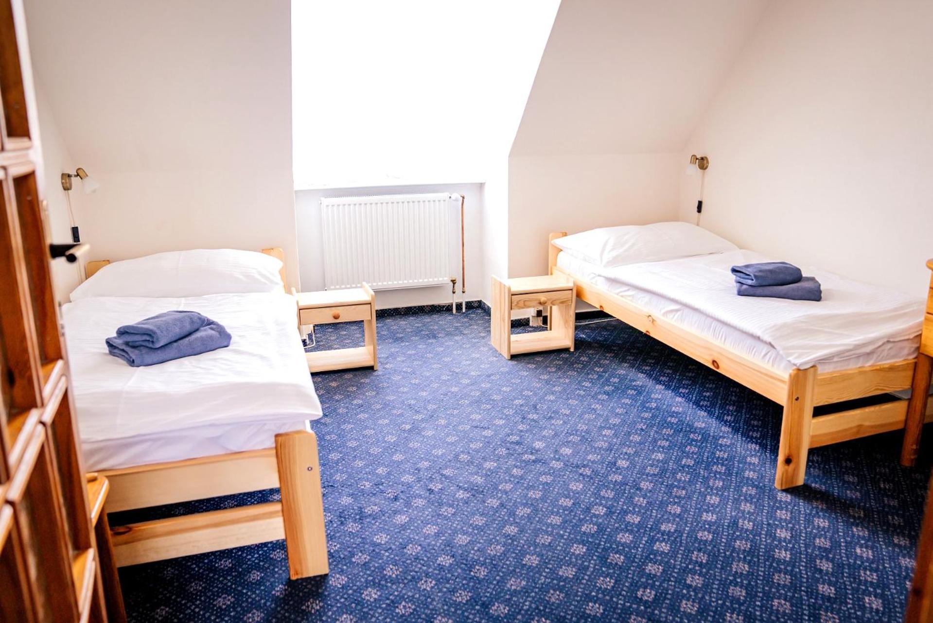 Budget Twin Room - Photo 1