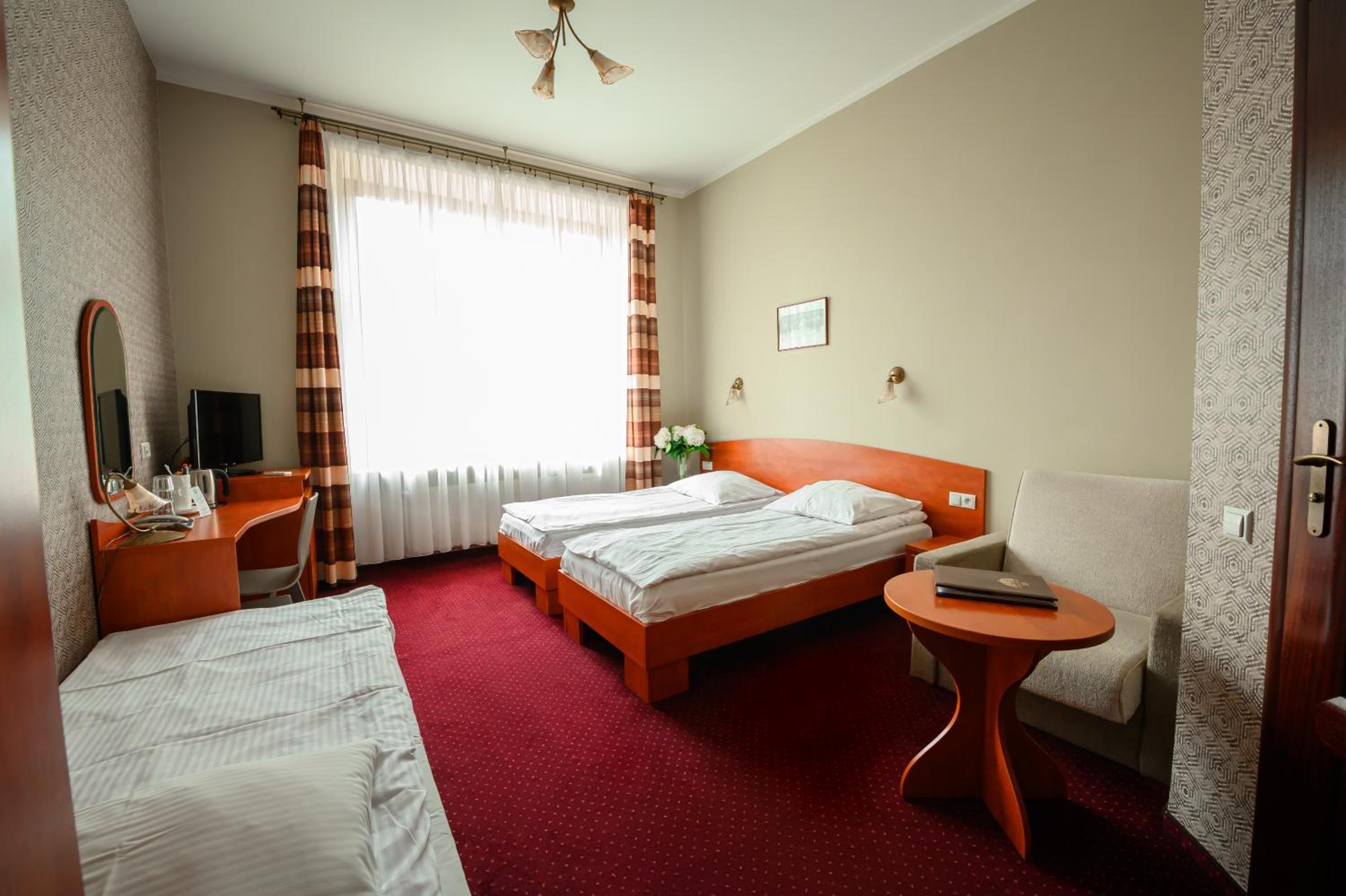 Twin Room - Photo 6