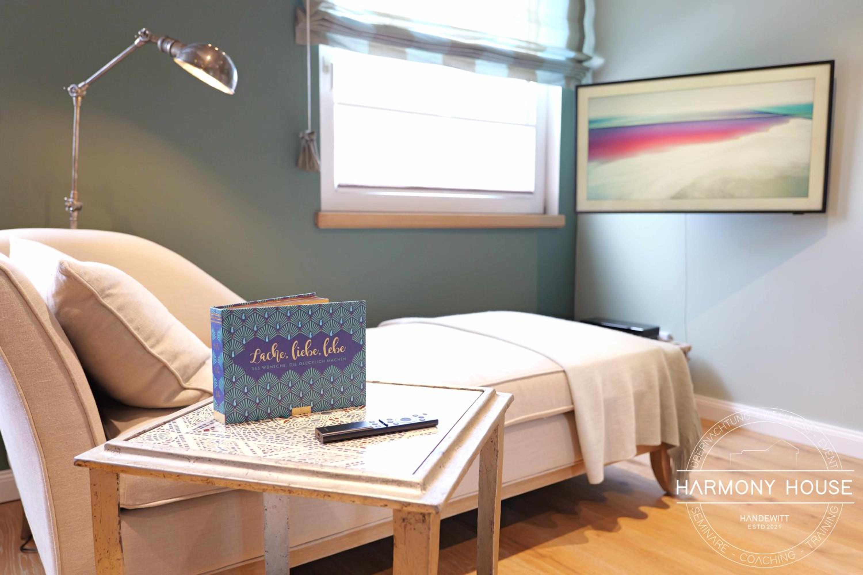 Large Double Room - Photo 11