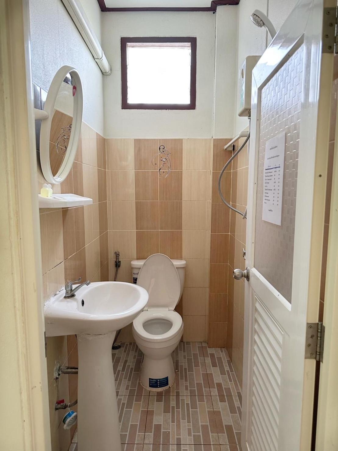 Double Room - Photo 8