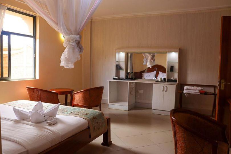Deluxe Double Room (2 Adults + 1 Child)