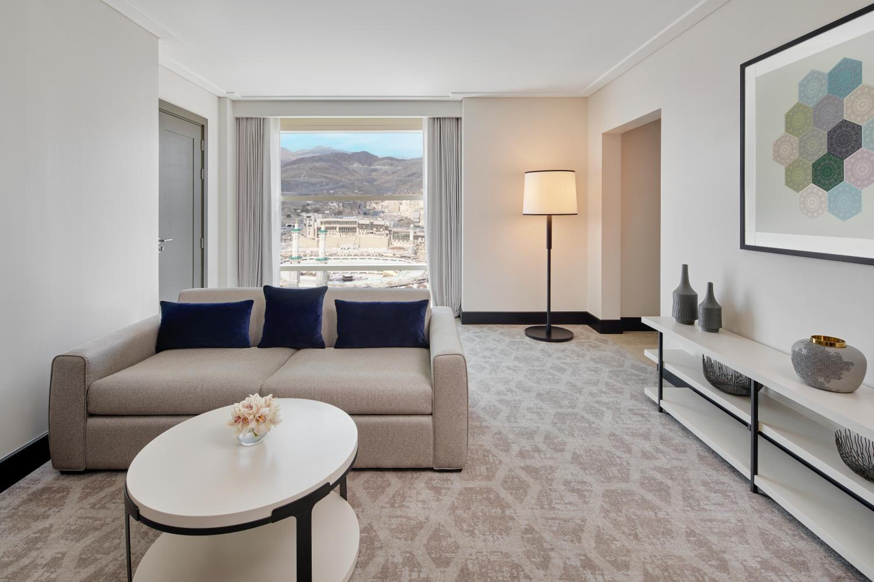 Panoramic Suite Kabaa View