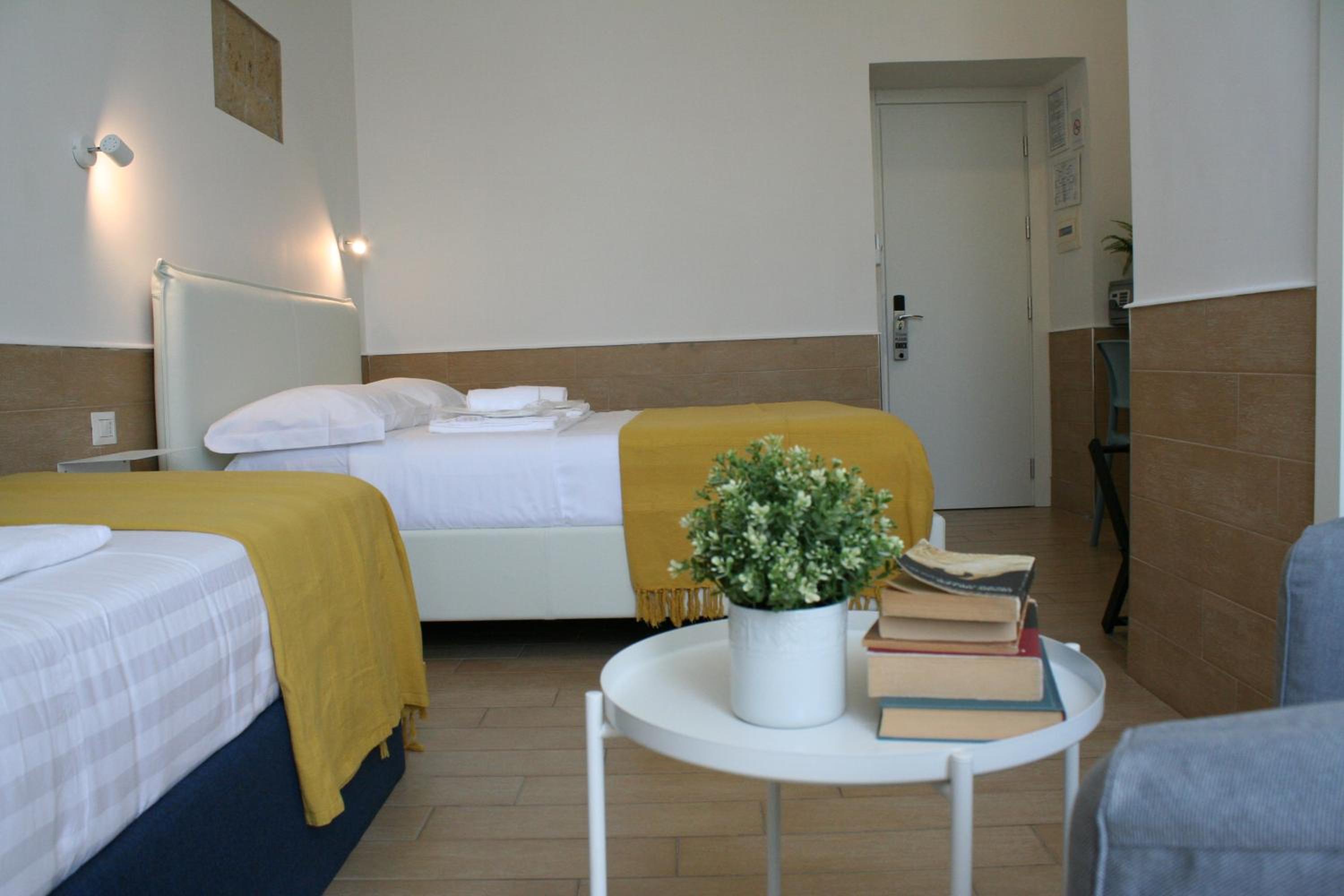 Standard Triple Room thumbnail 5