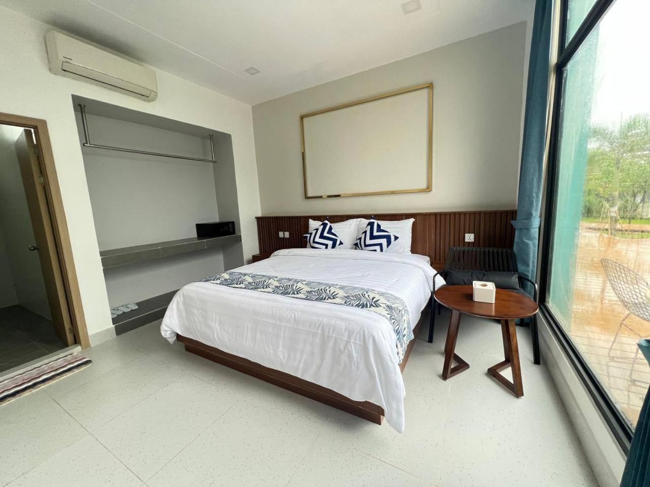 Double Room with Garden View - Photo 3