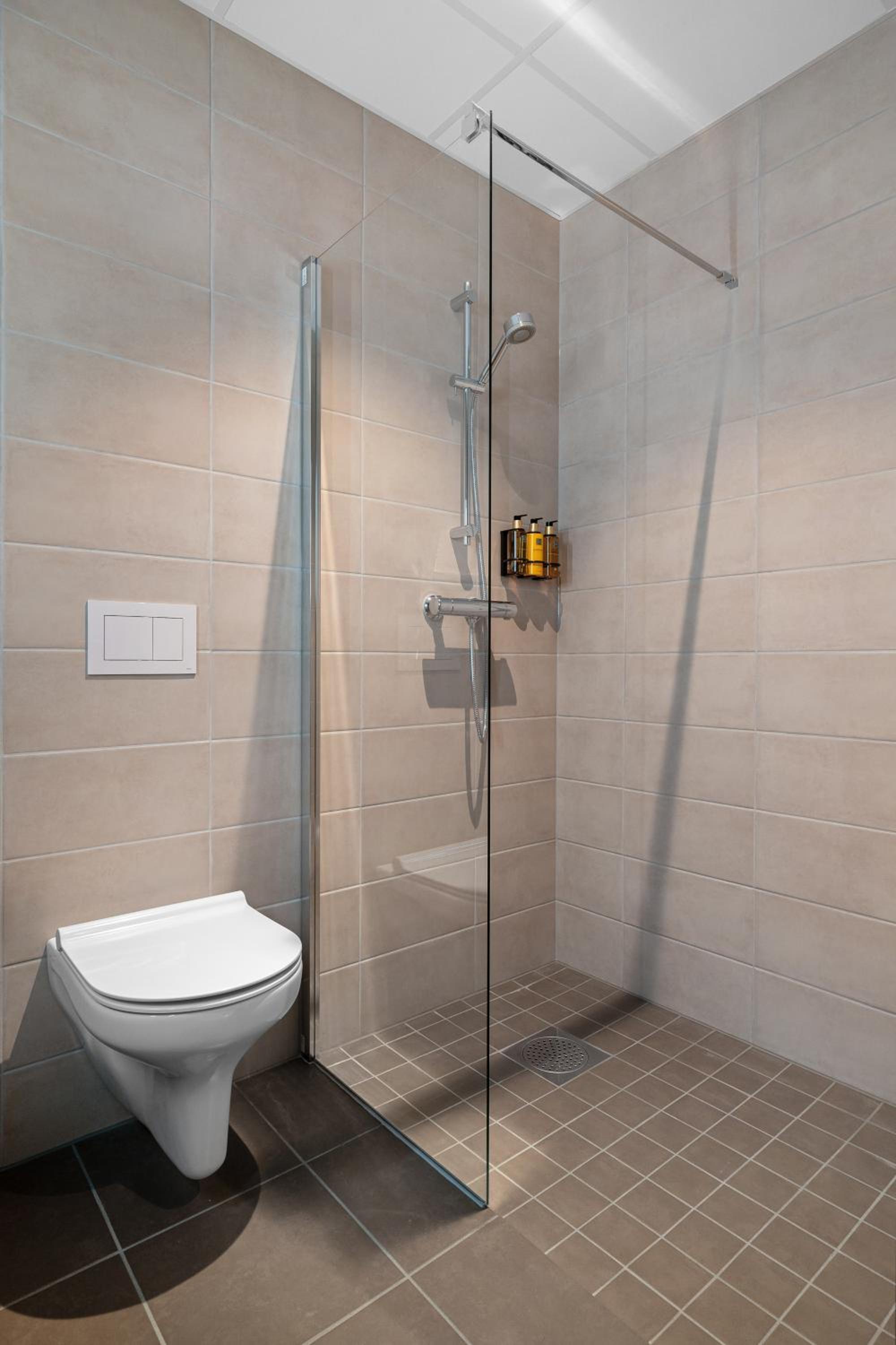 Queen Room - Photo 8