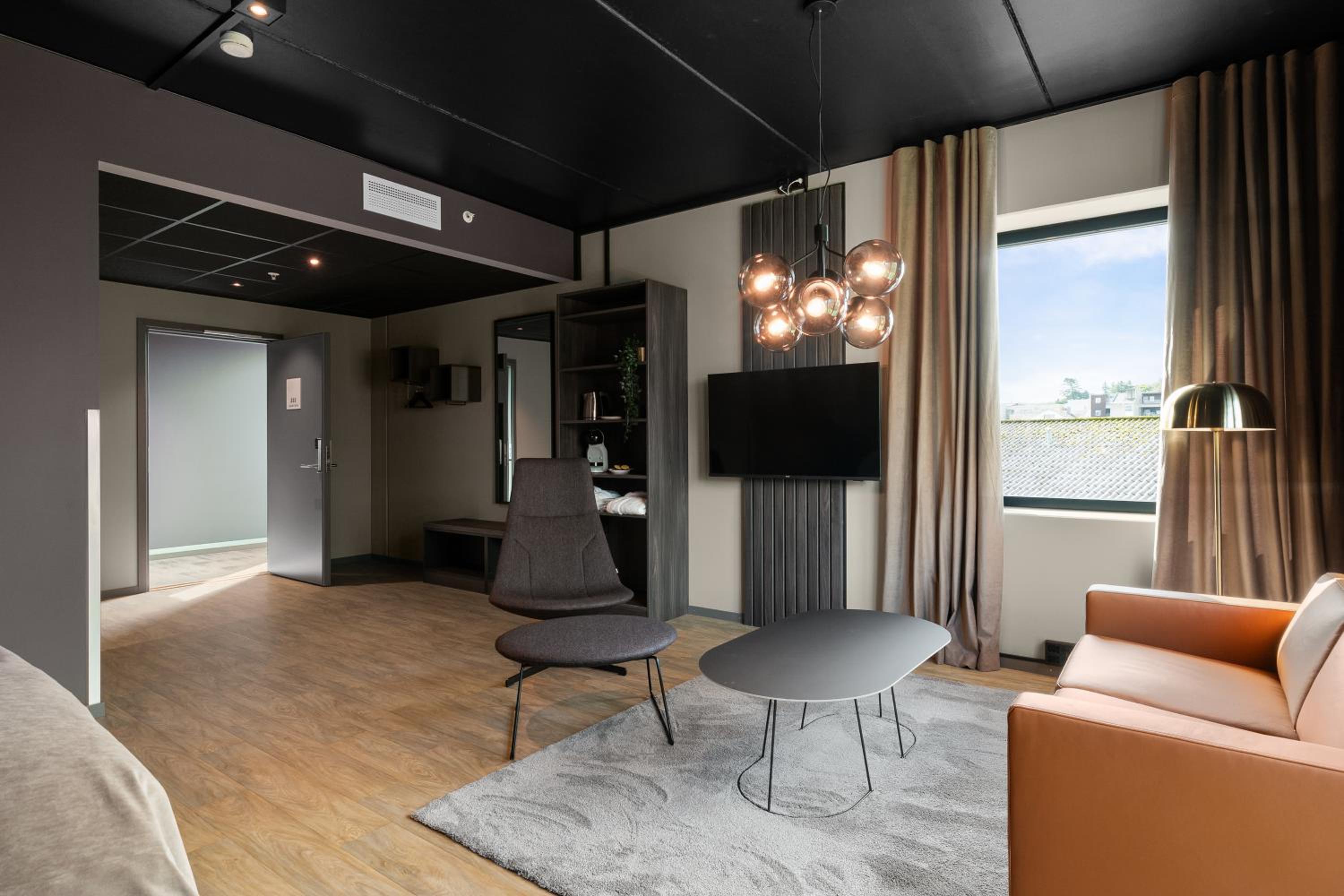 Junior Suite with Garden View - Photo 6