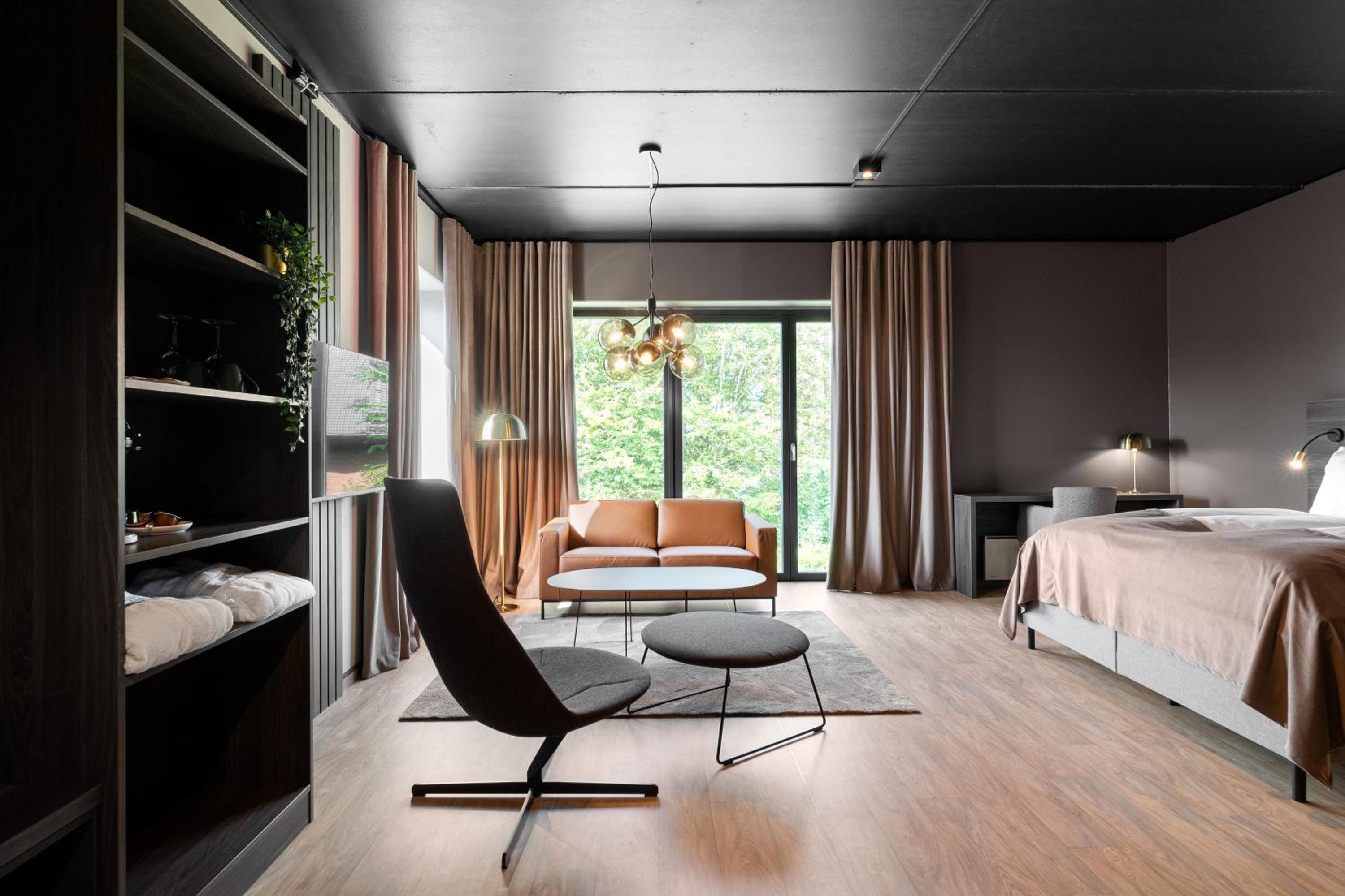 Junior Suite with Garden View - Photo 3