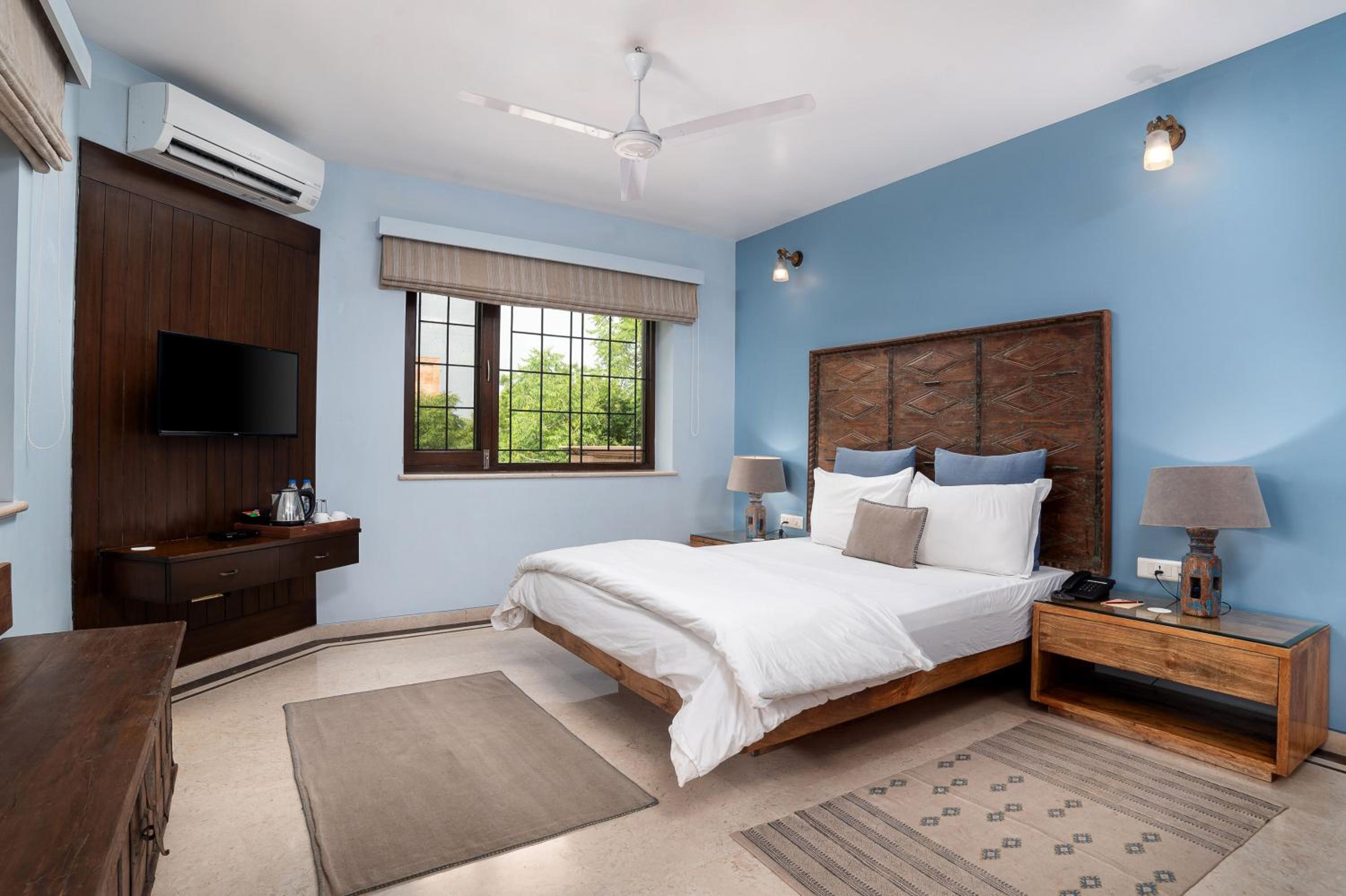 Deluxe Double room with Pool View - Photo 4