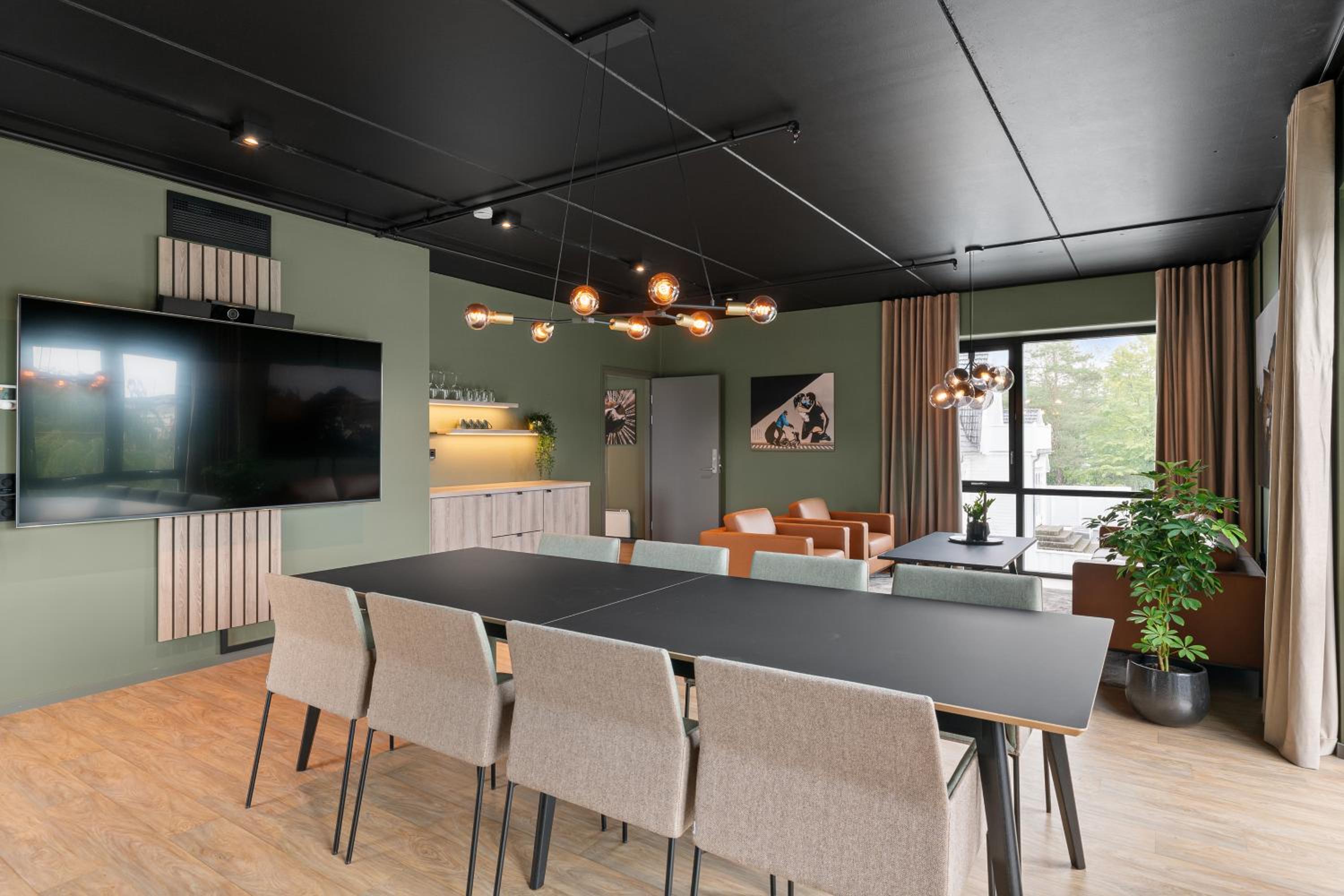 Deluxe Suite - Photo 5