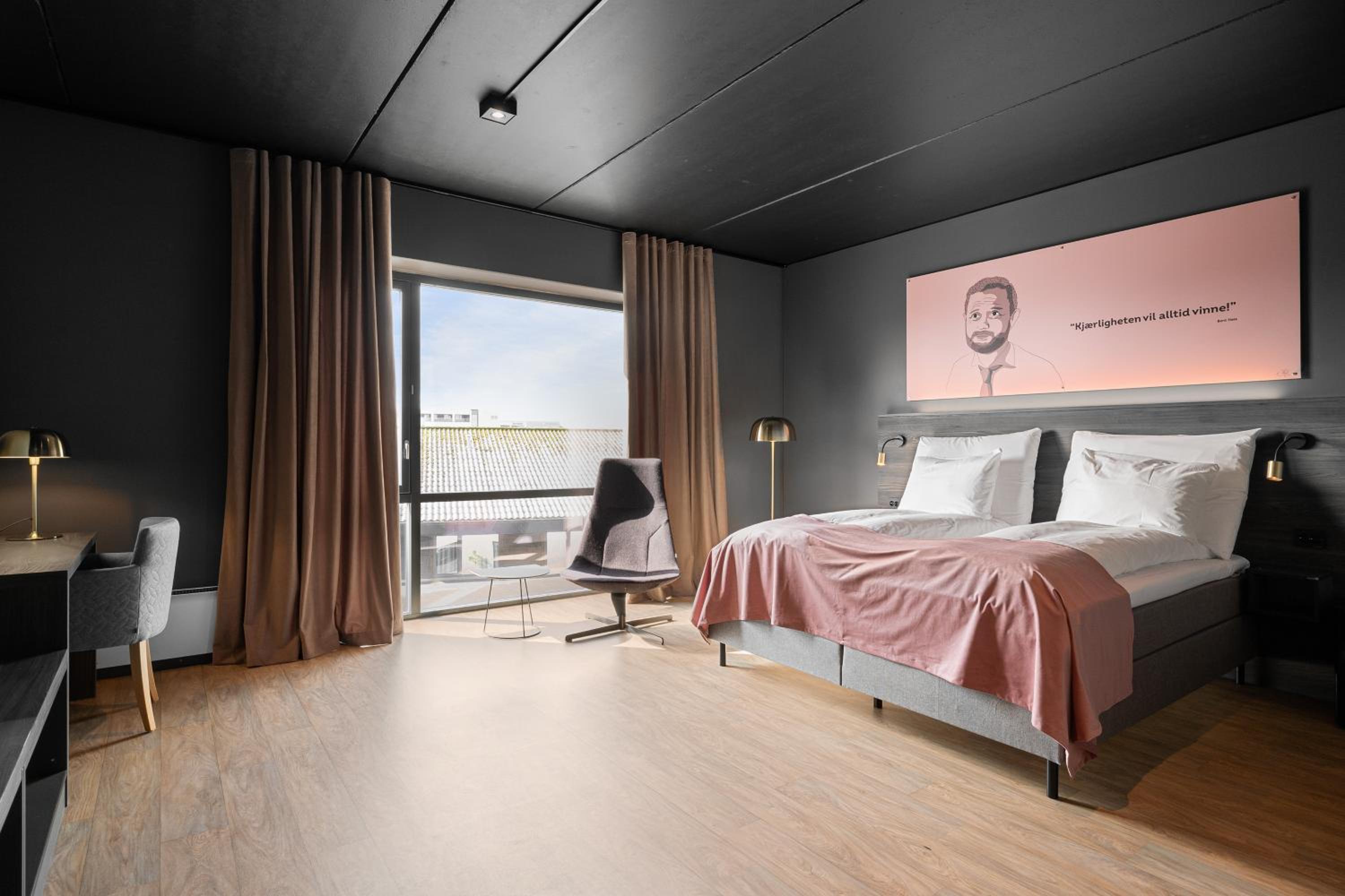 Queen Room - Disability Access photo 2