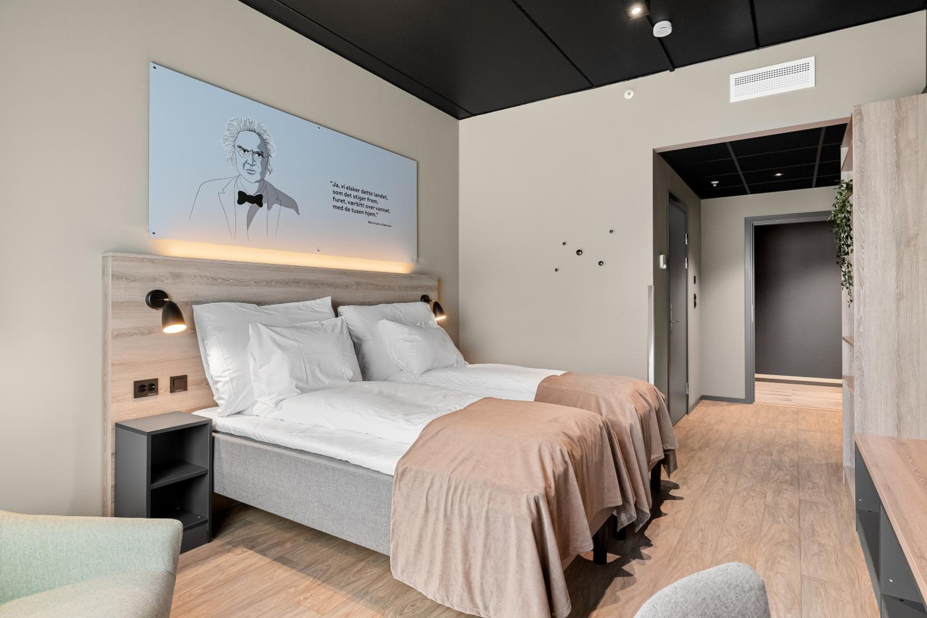 Double or Twin Room - Photo 5