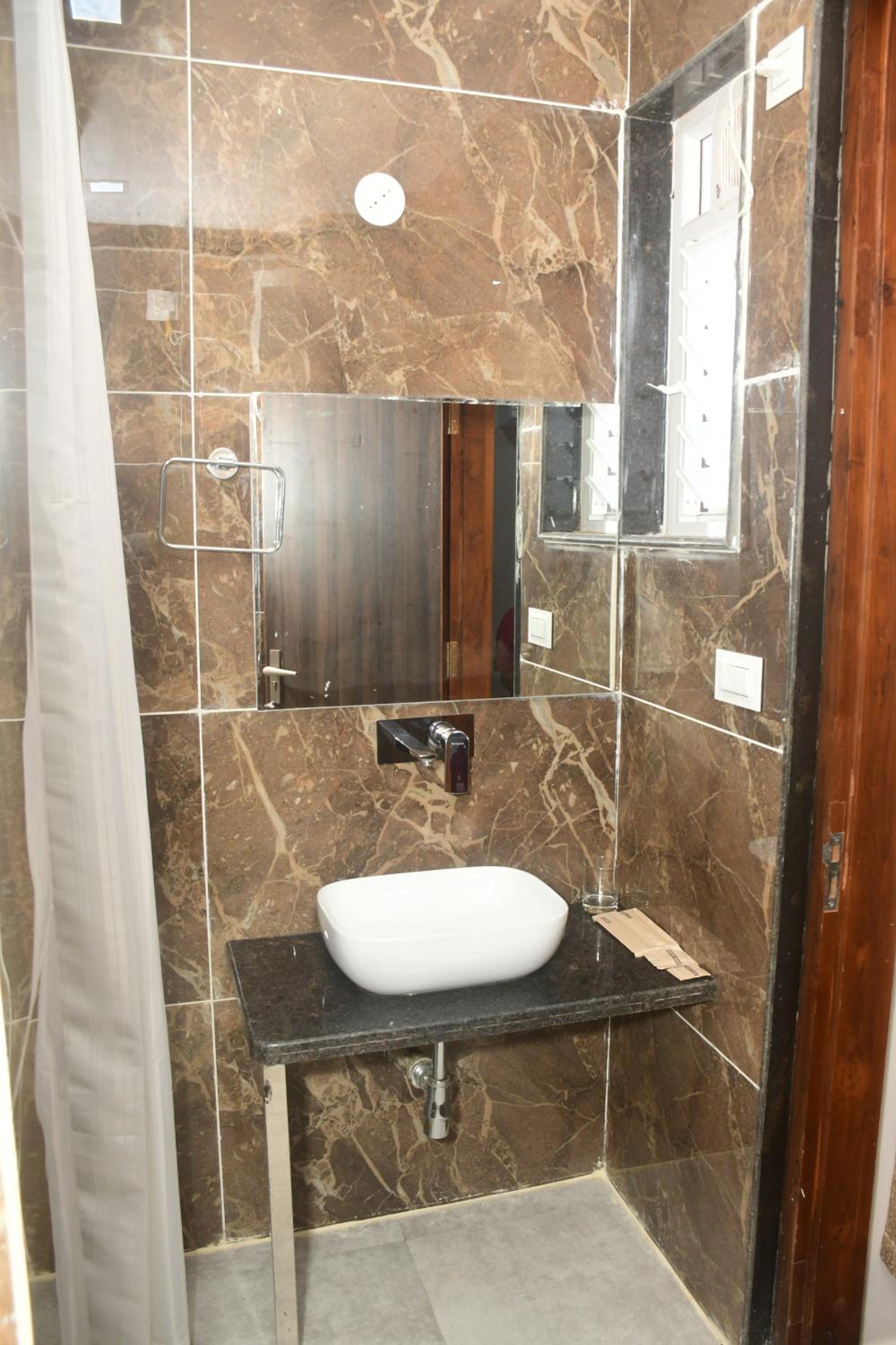 Suite - Photo 3
