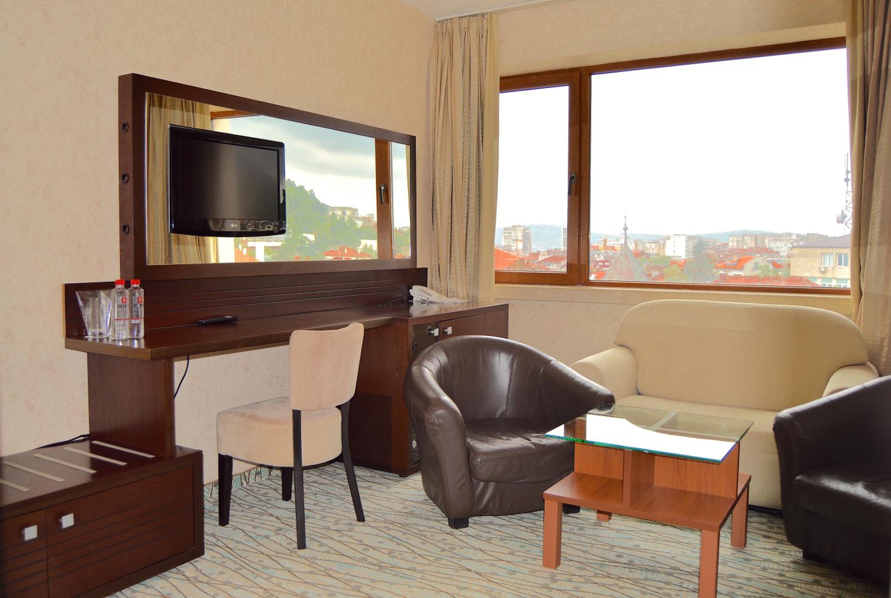 Double Room - Photo 10