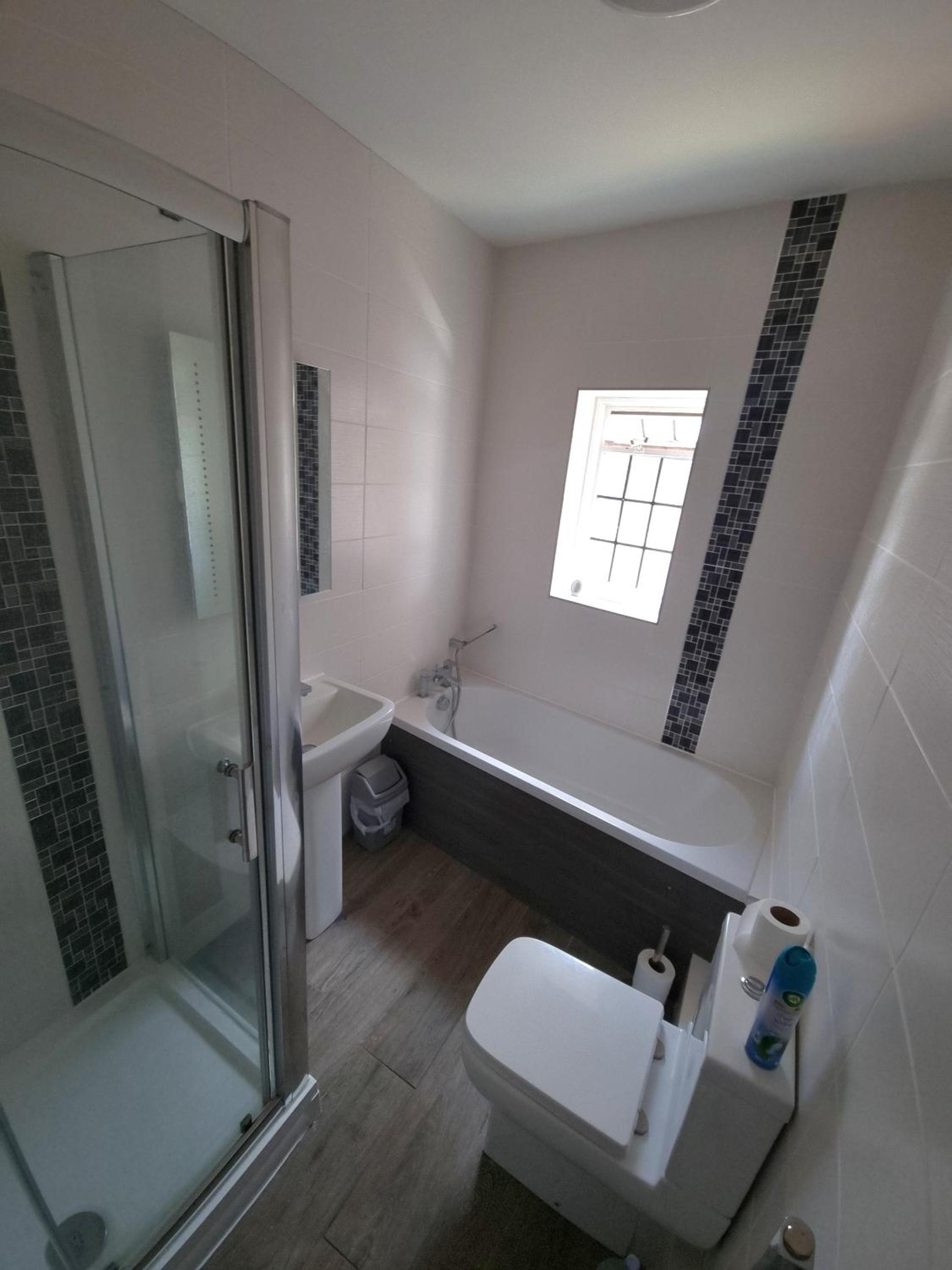 Twin Room with Shared Bathroom photo 3