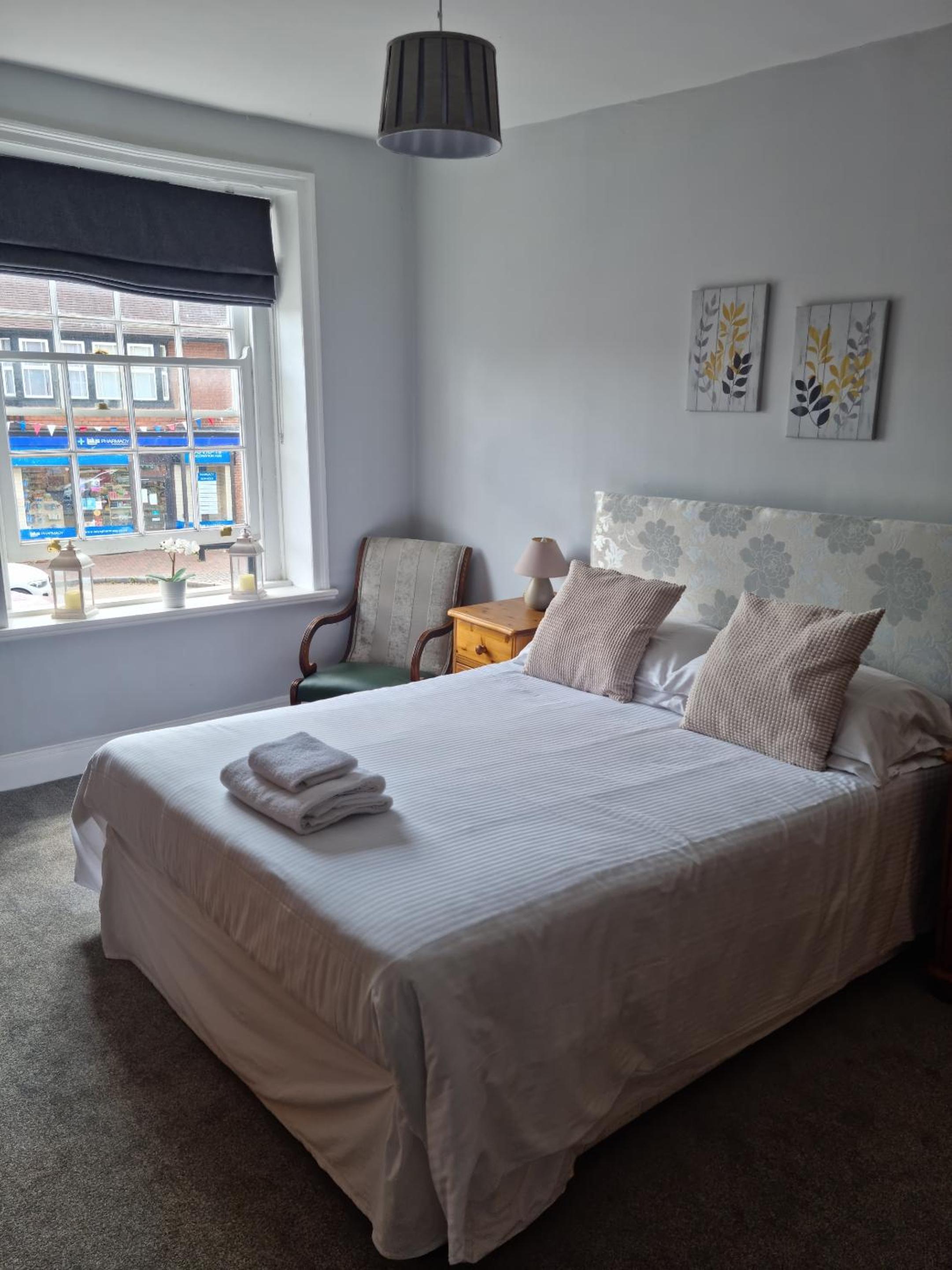 Double Room with Shared Bathroom photo 2