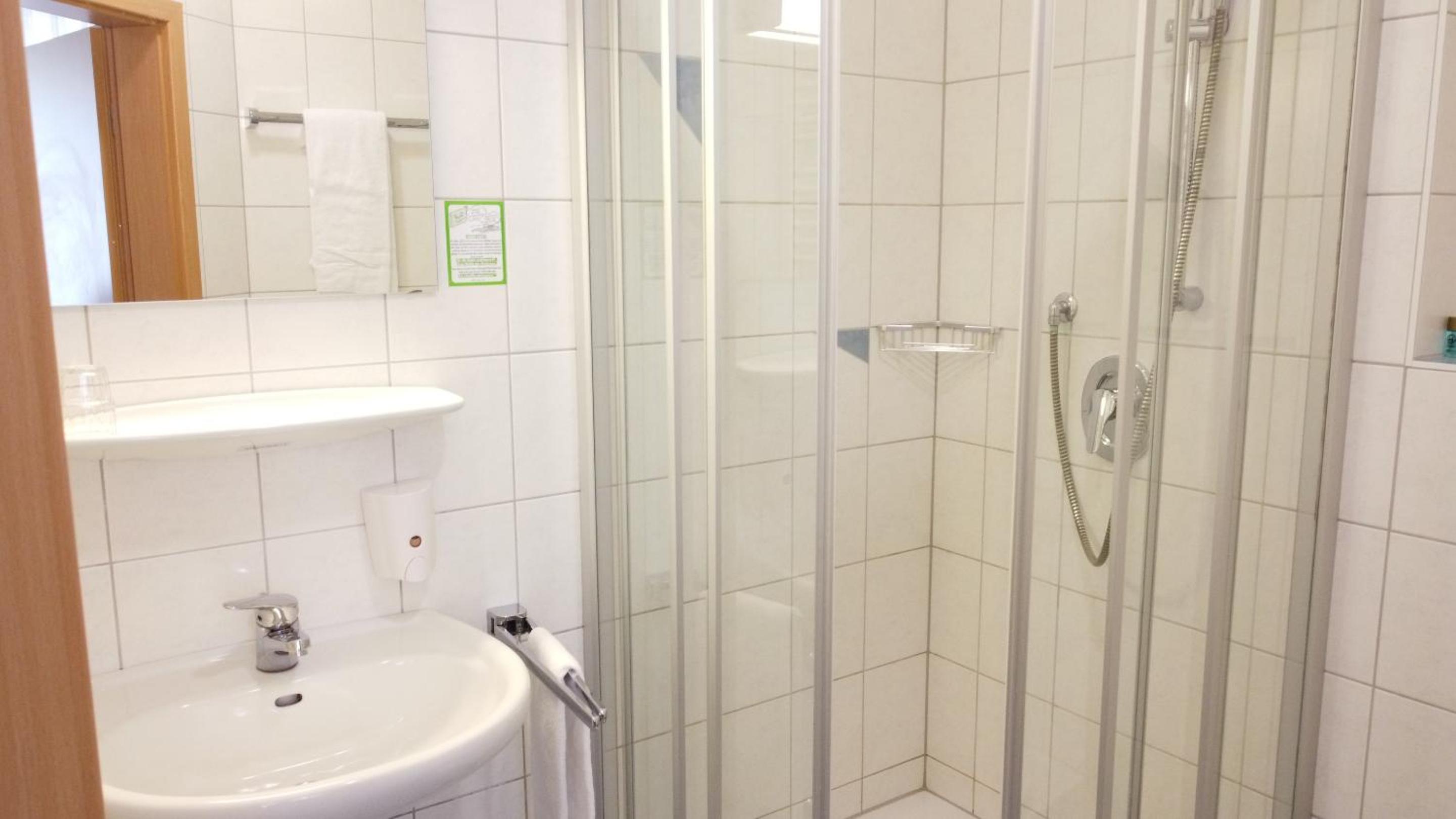 Single Room With Private Bathroom photo 2