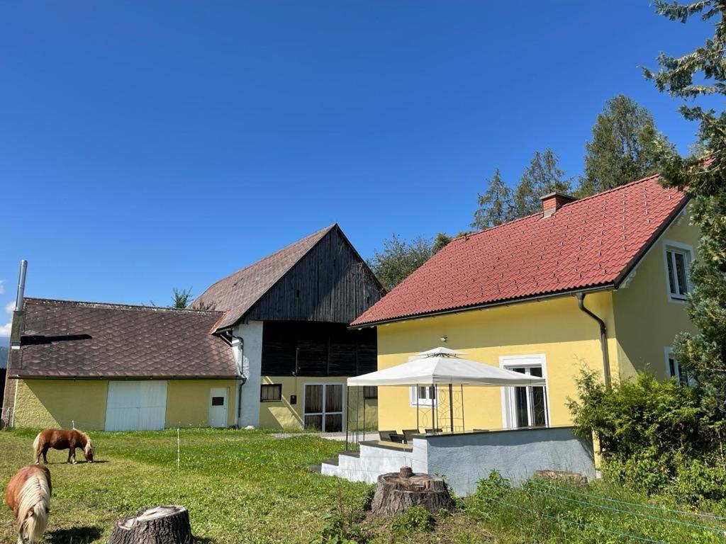 Three-Bedroom House photo 2