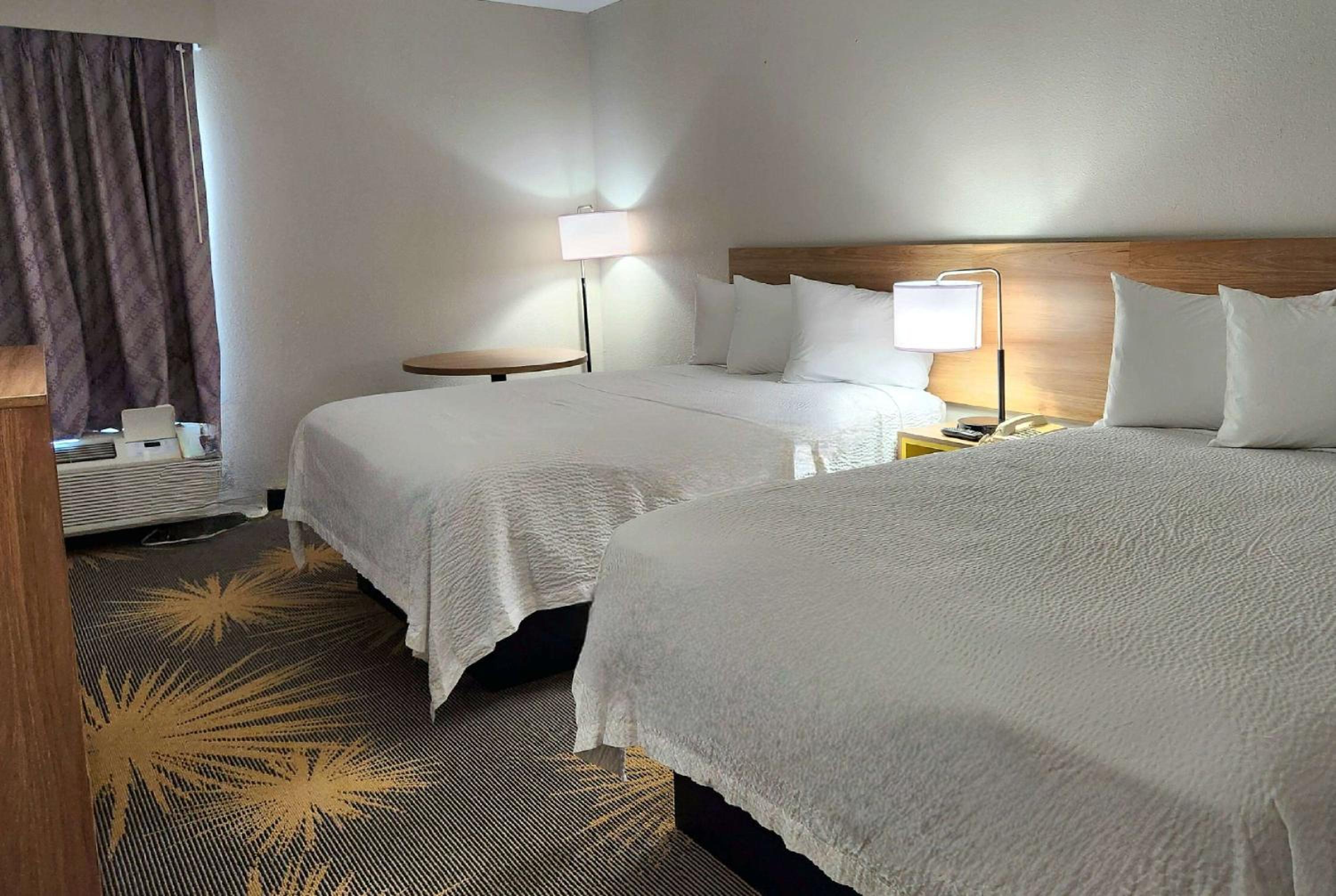 Queen Room with Two Queen Beds - Non-Smoking - Photo 1
