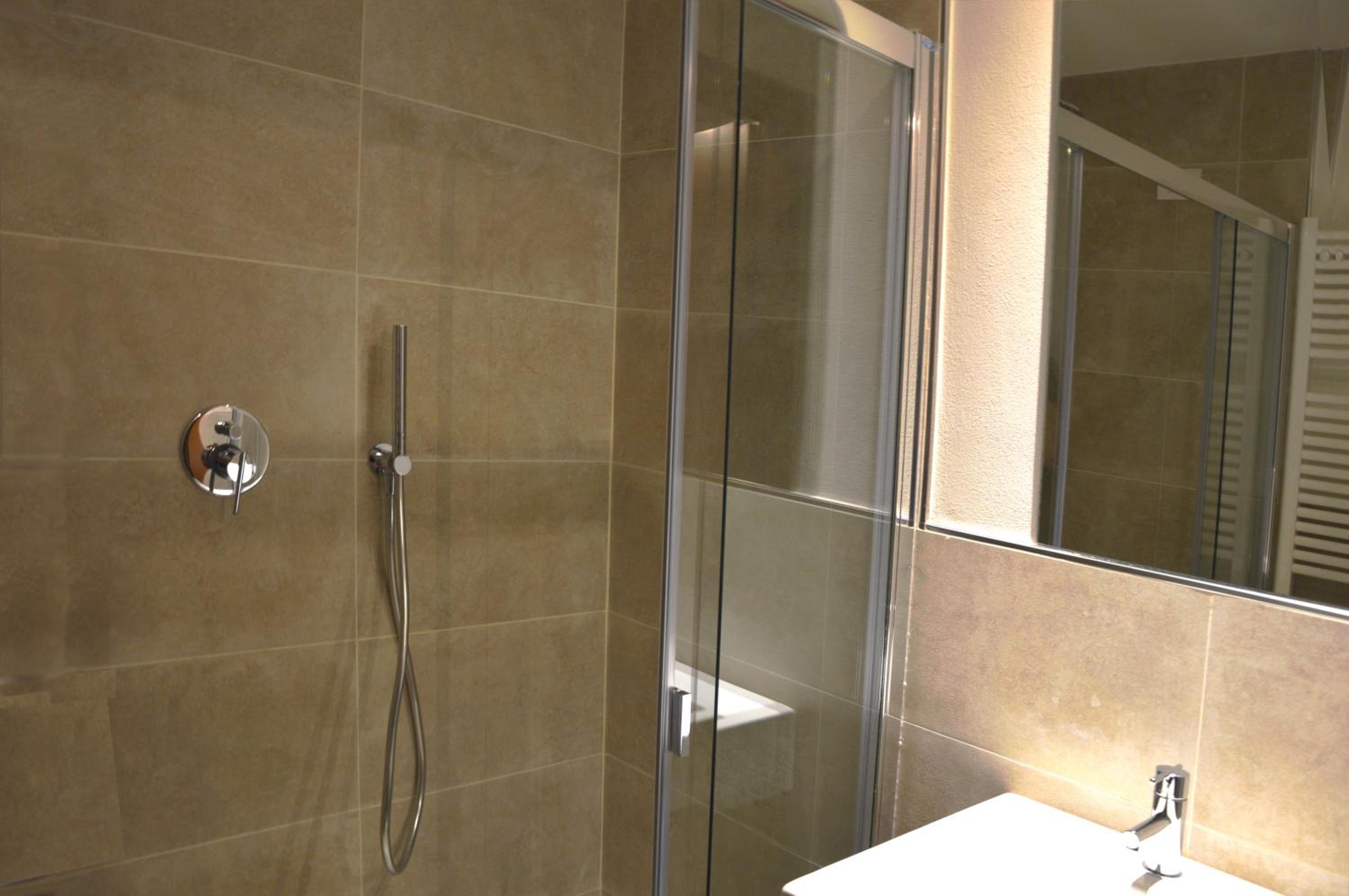 Standard Double Room - Photo 7