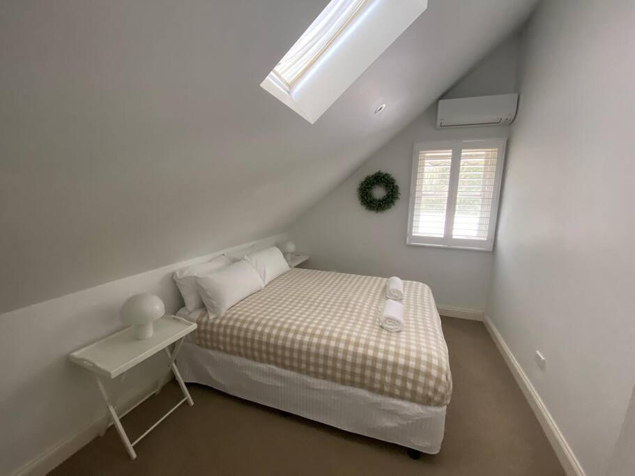 Seven-Bedroom House photo 2