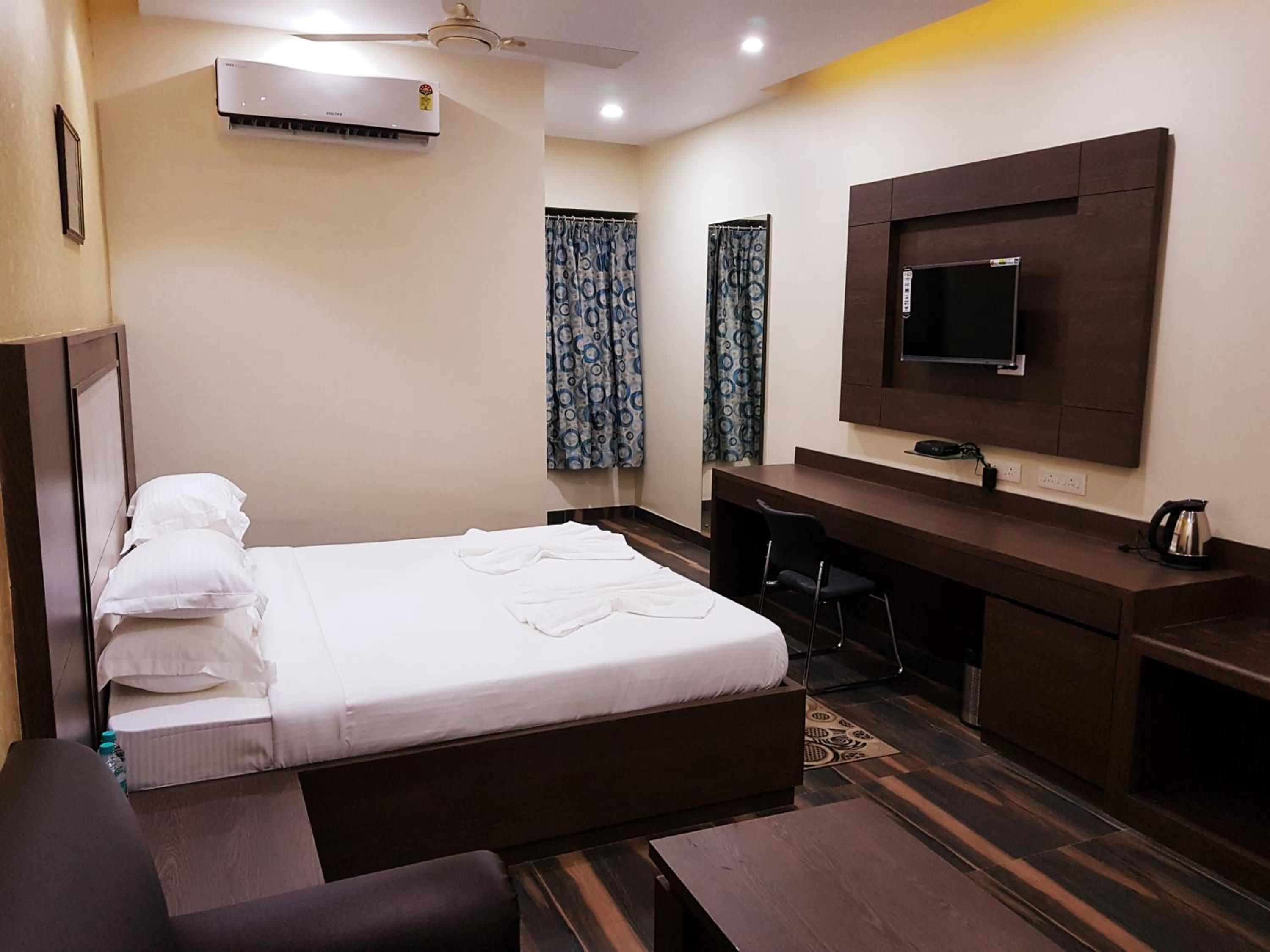 Superior Deluxe Double or Twin Room  photo 1