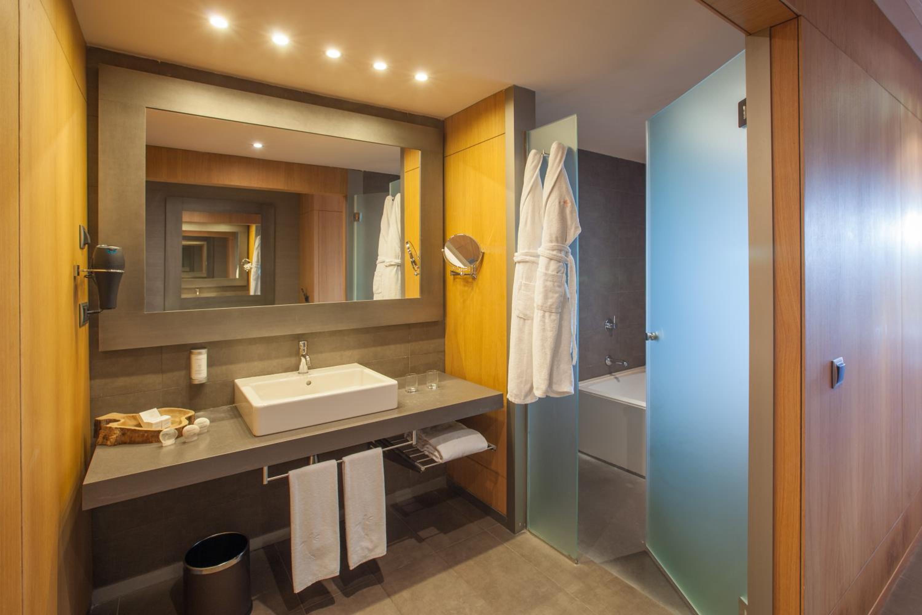 Standard Double Room - Photo 4