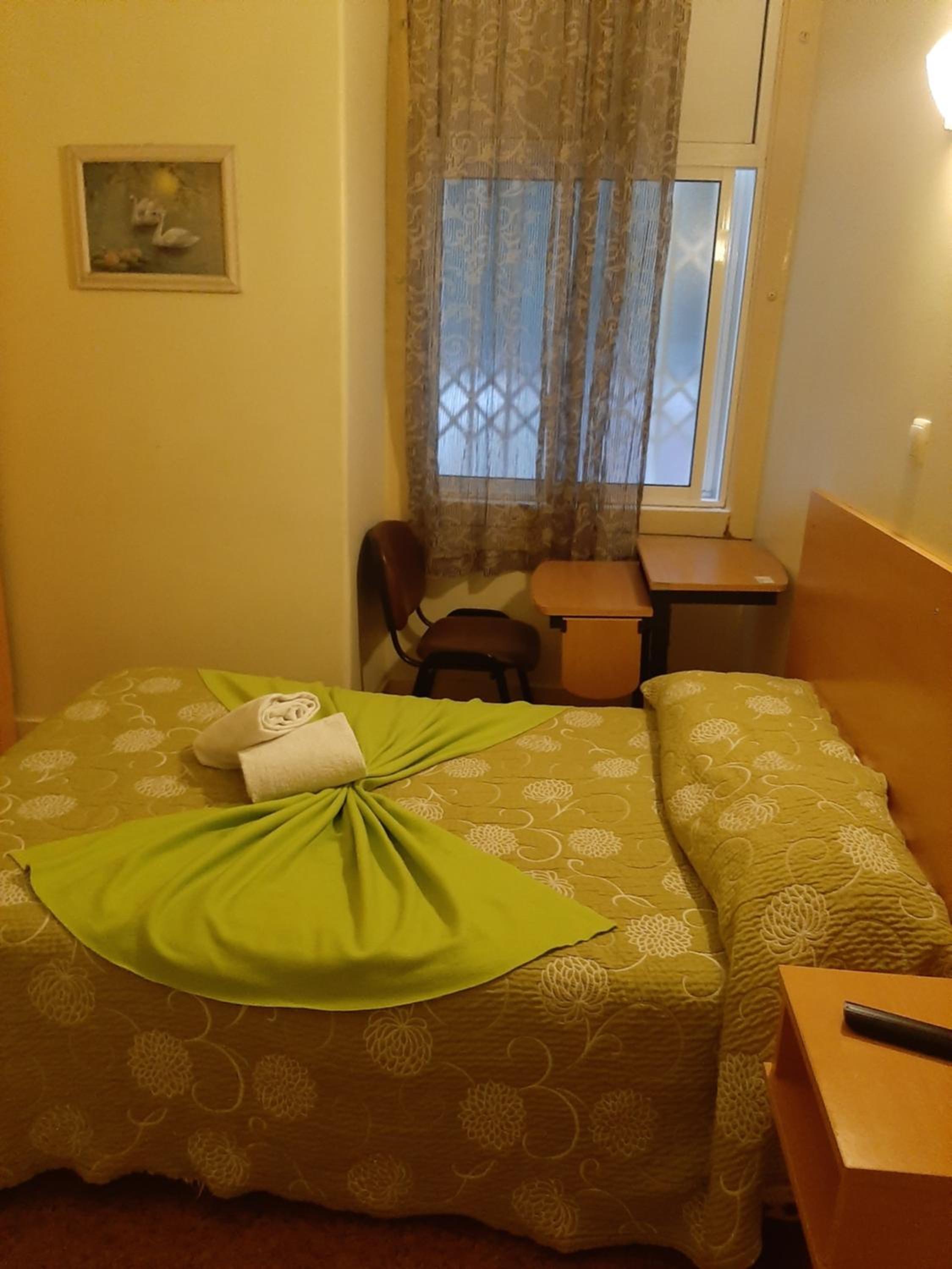 Budget Double Room - Photo 3