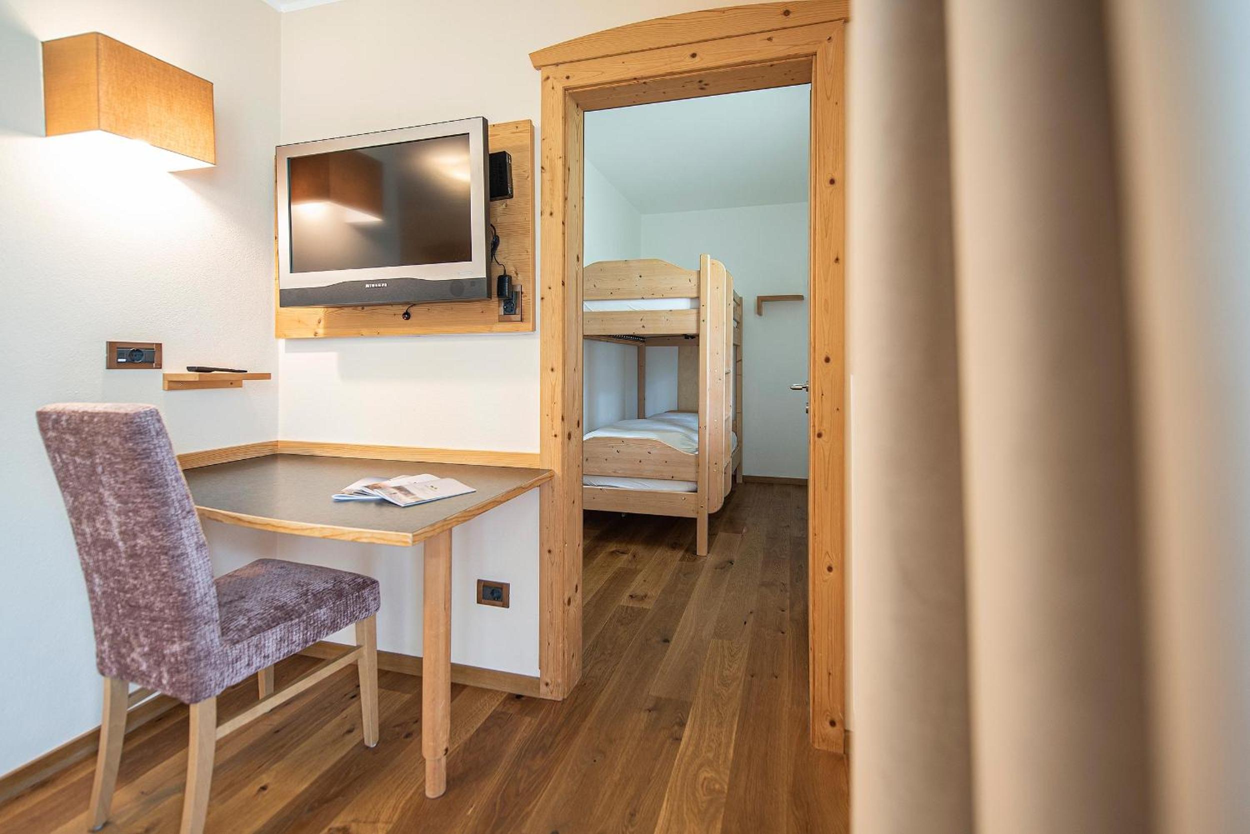 Deluxe Family Suite
