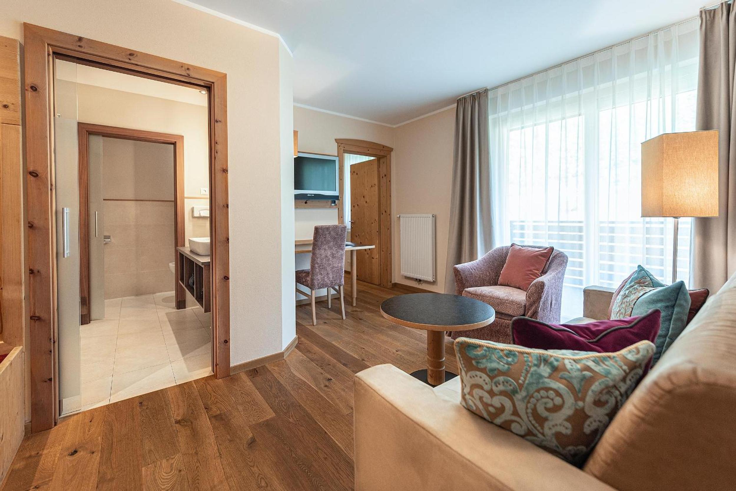 Deluxe Family Suite photo 2