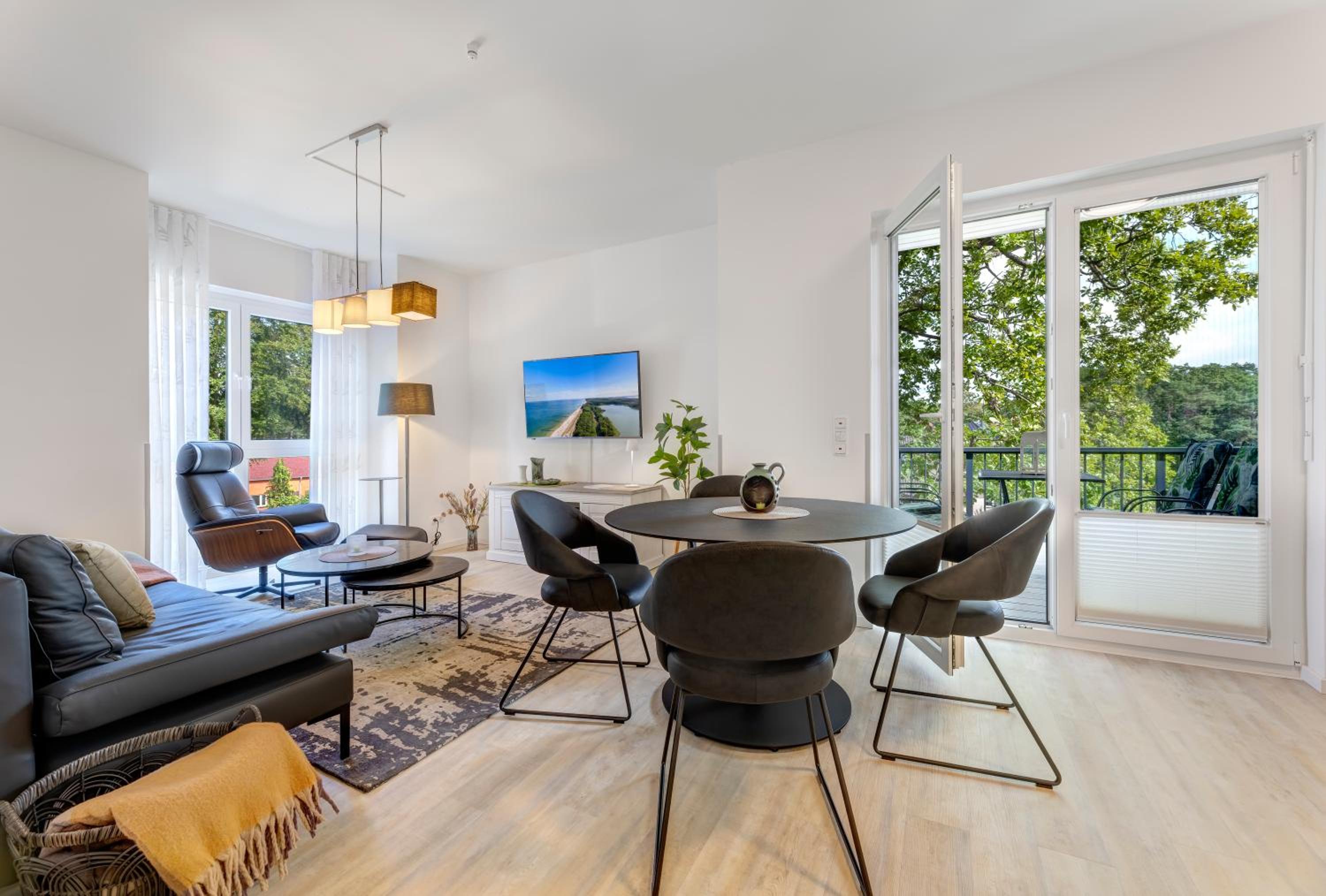 Apartment with Lake View photo 1