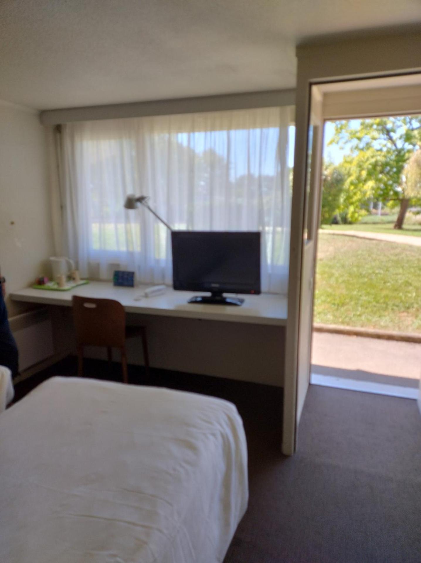 Twin Room - Photo 3