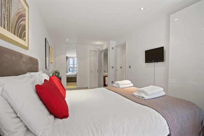 Apartment photo 2