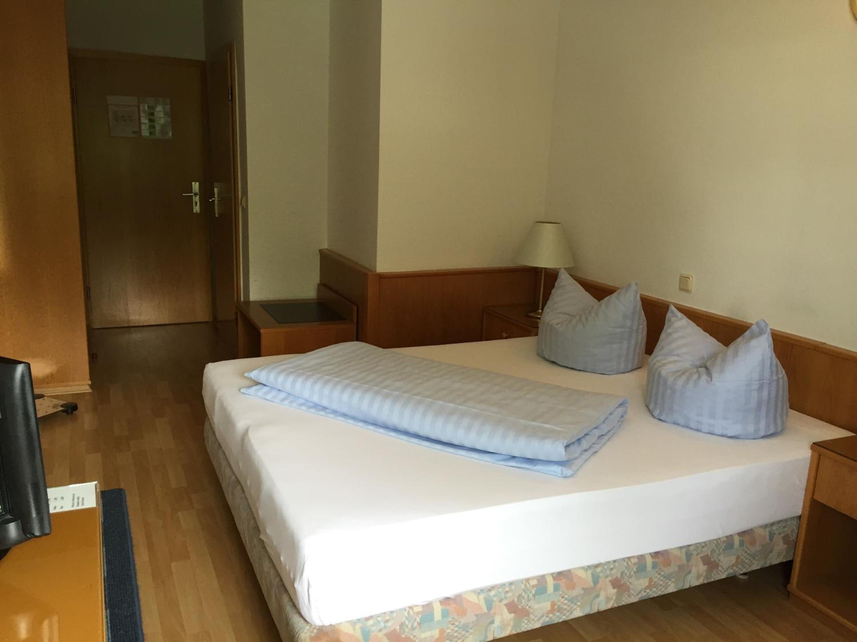 Double Room - Photo 2