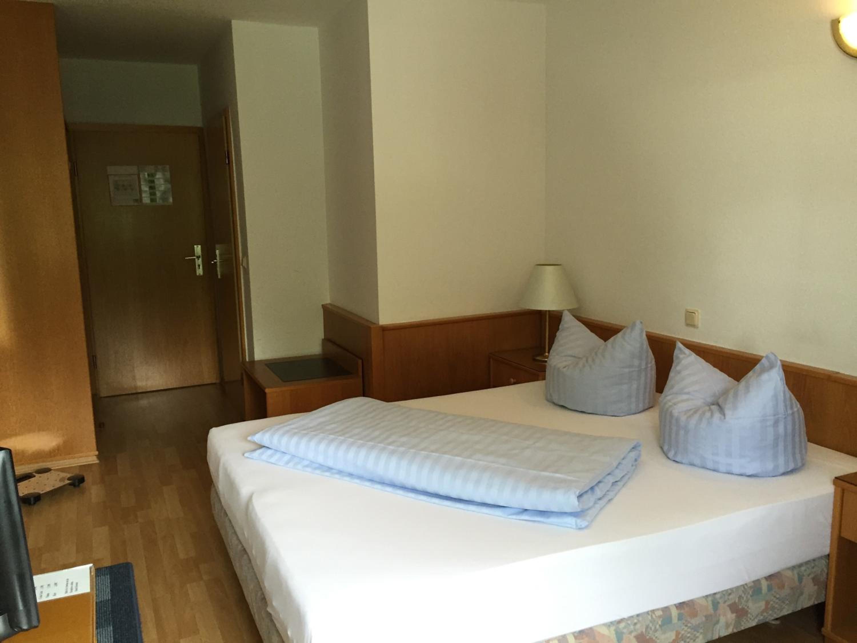 Double Room - Photo 8