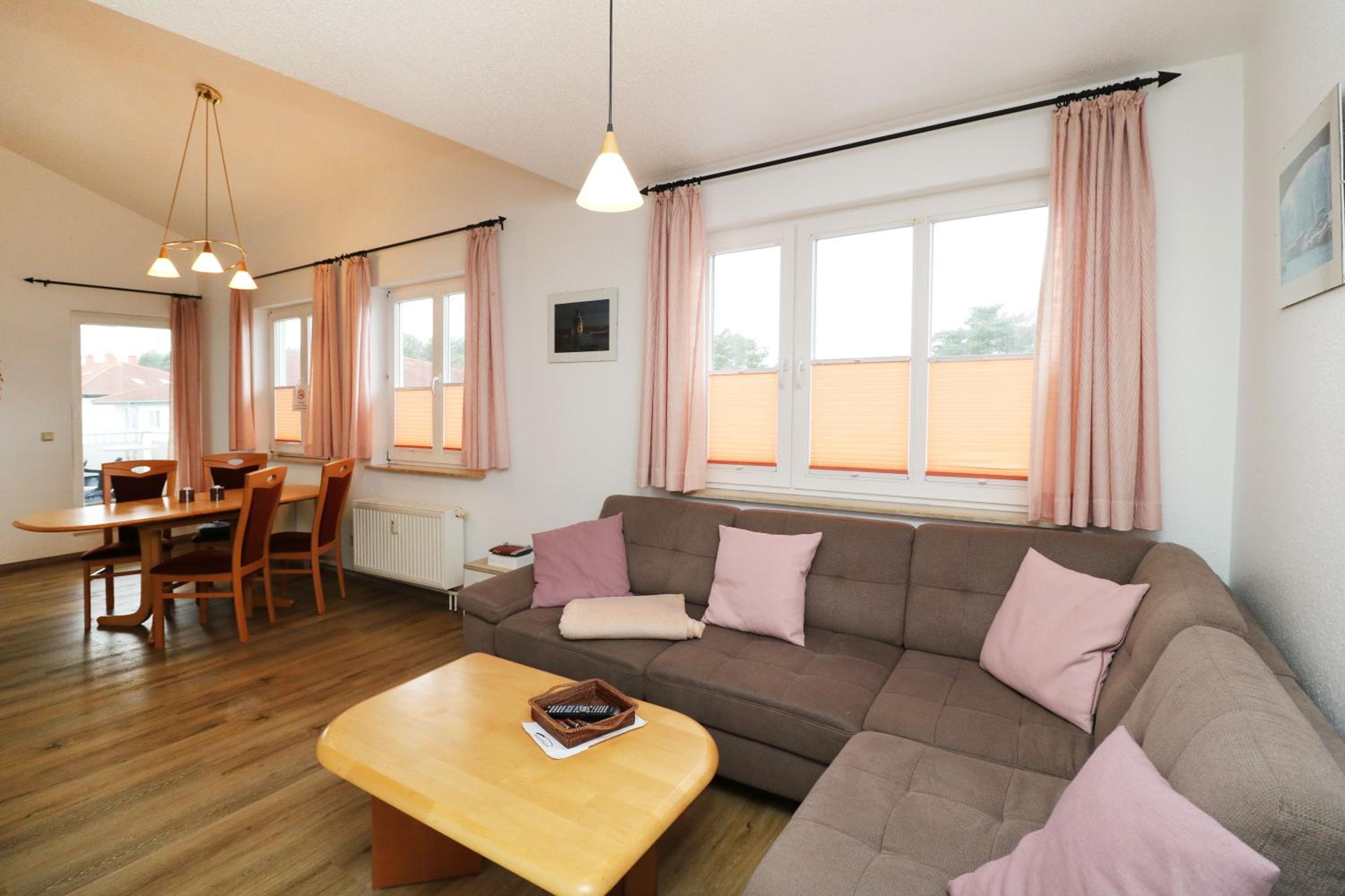 One-Bedroom Apartment with Balcony photo 1