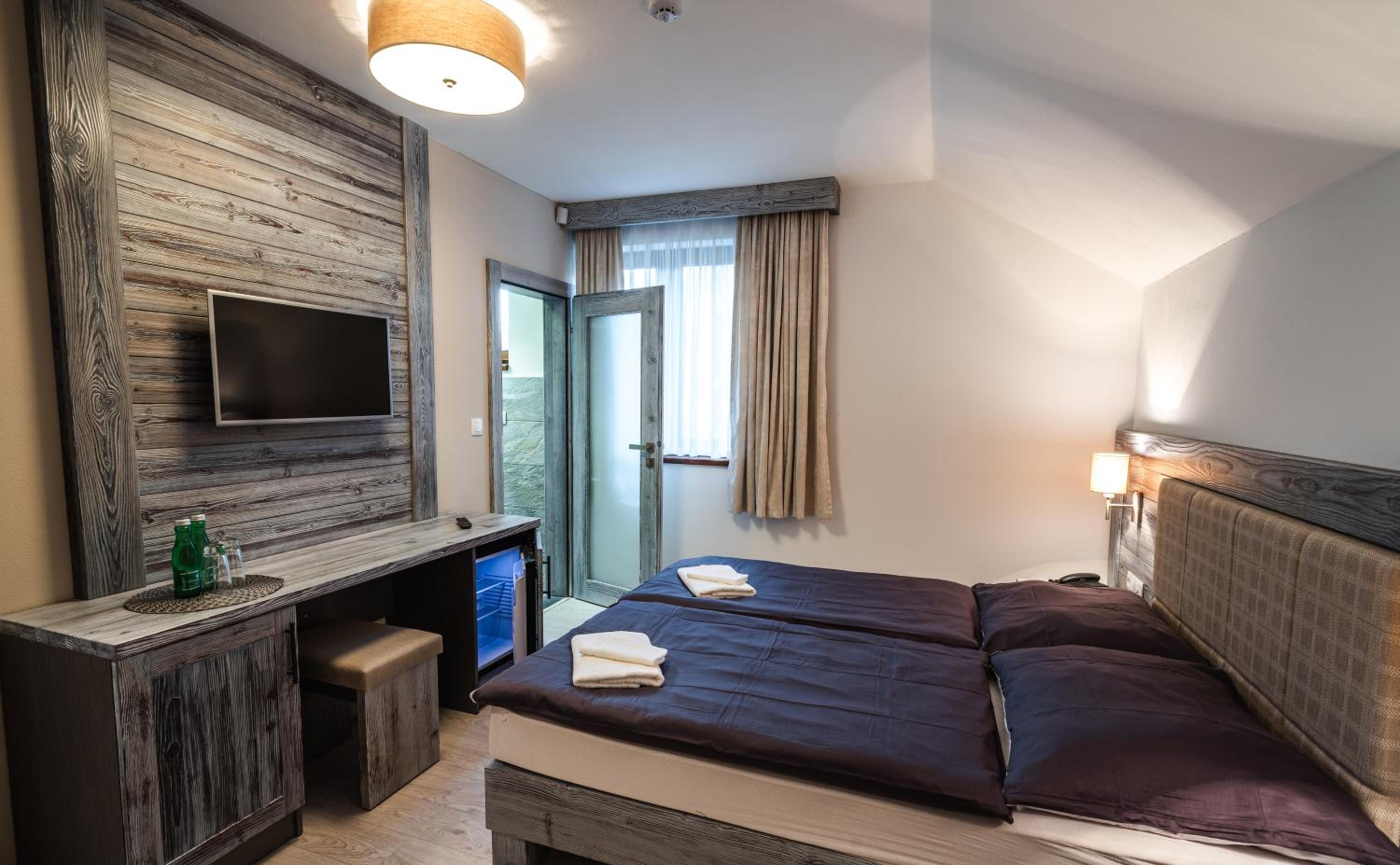 Standard Double Room - Photo 5