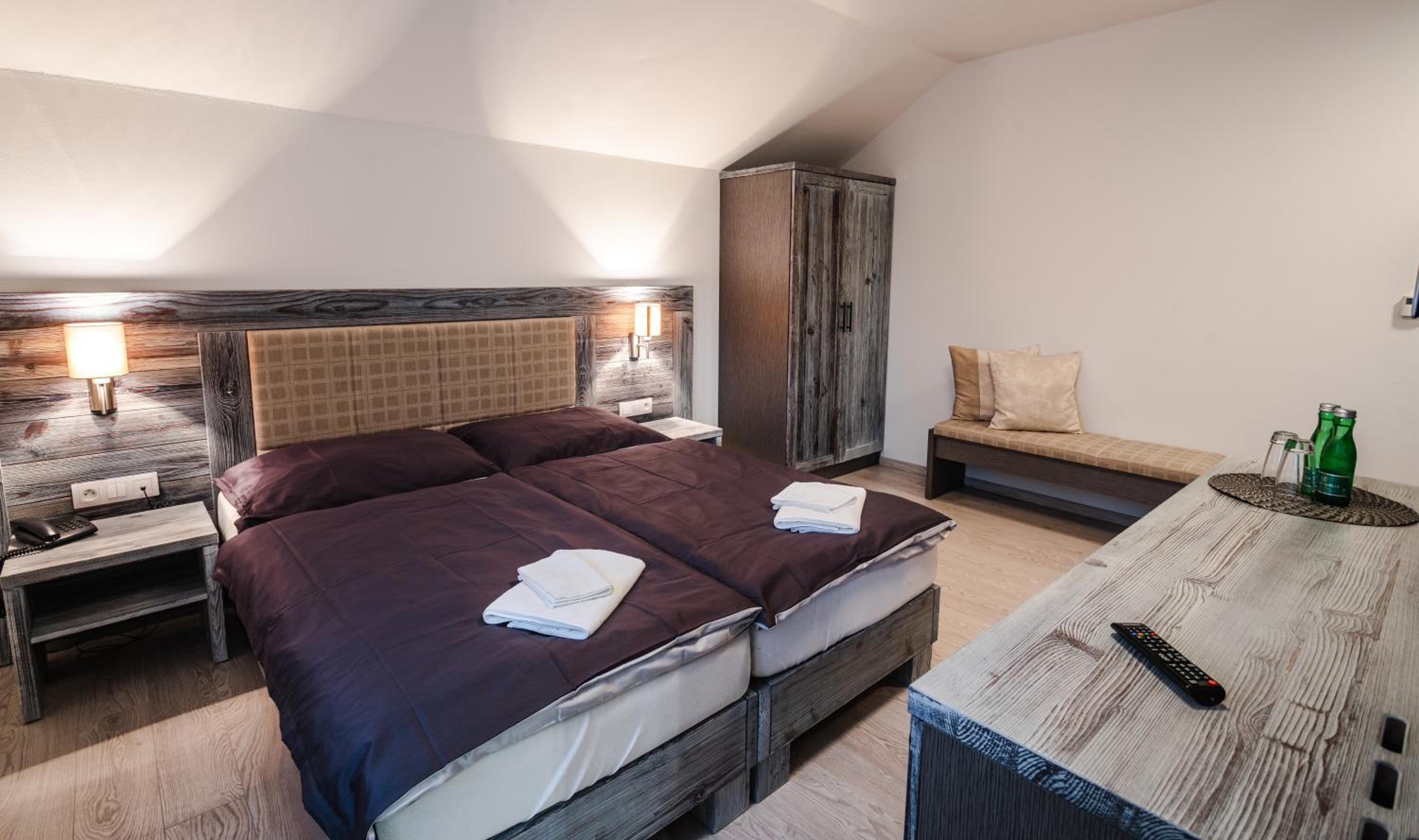 Standard Double Room - Photo 2