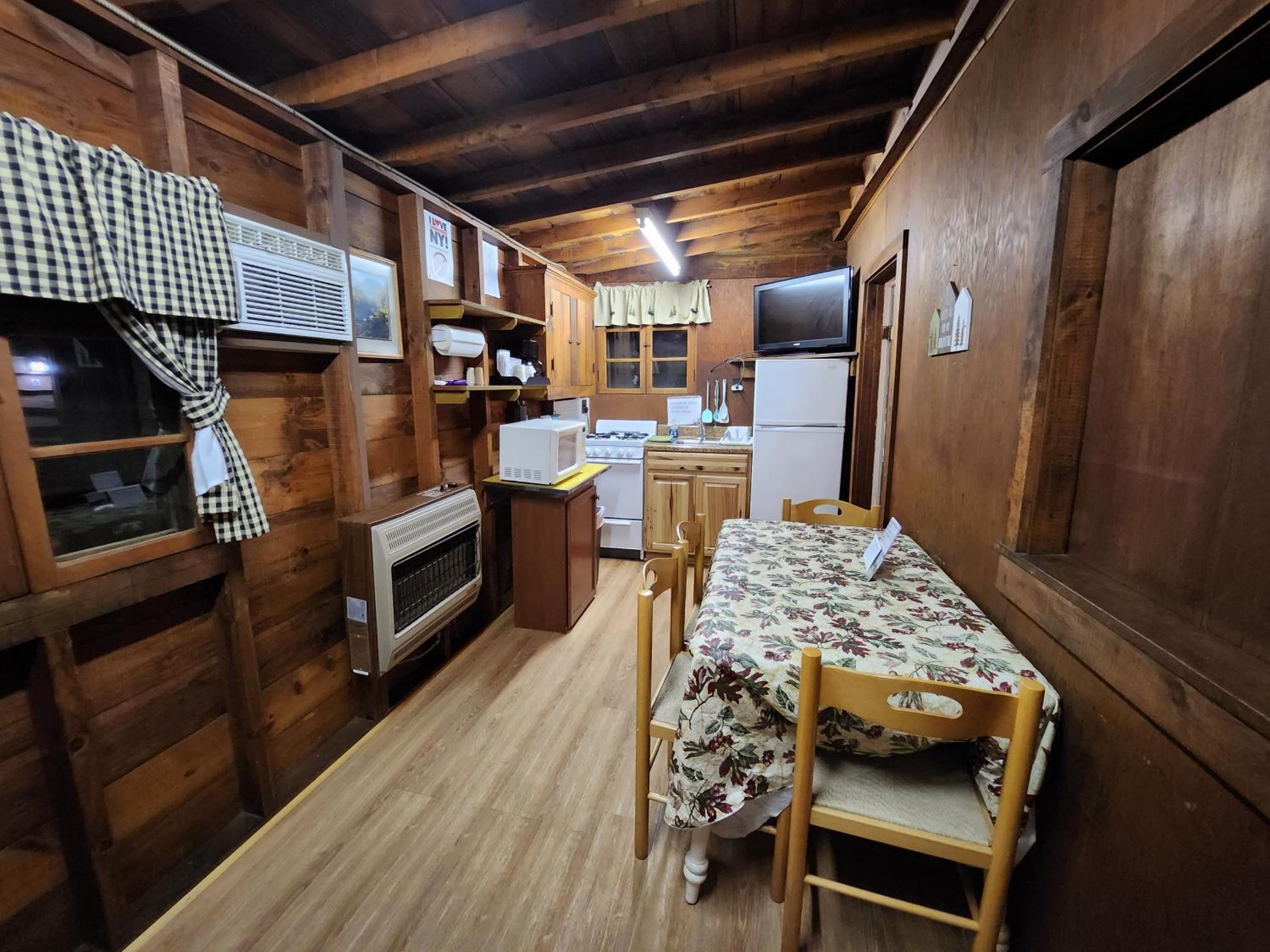 Two-Bedroom Cottage photo 3