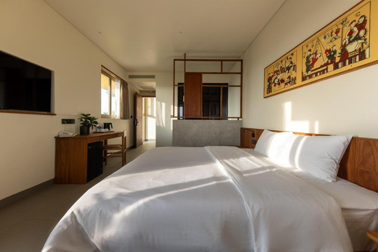 Deluxe Double Room with Balcony photo 1