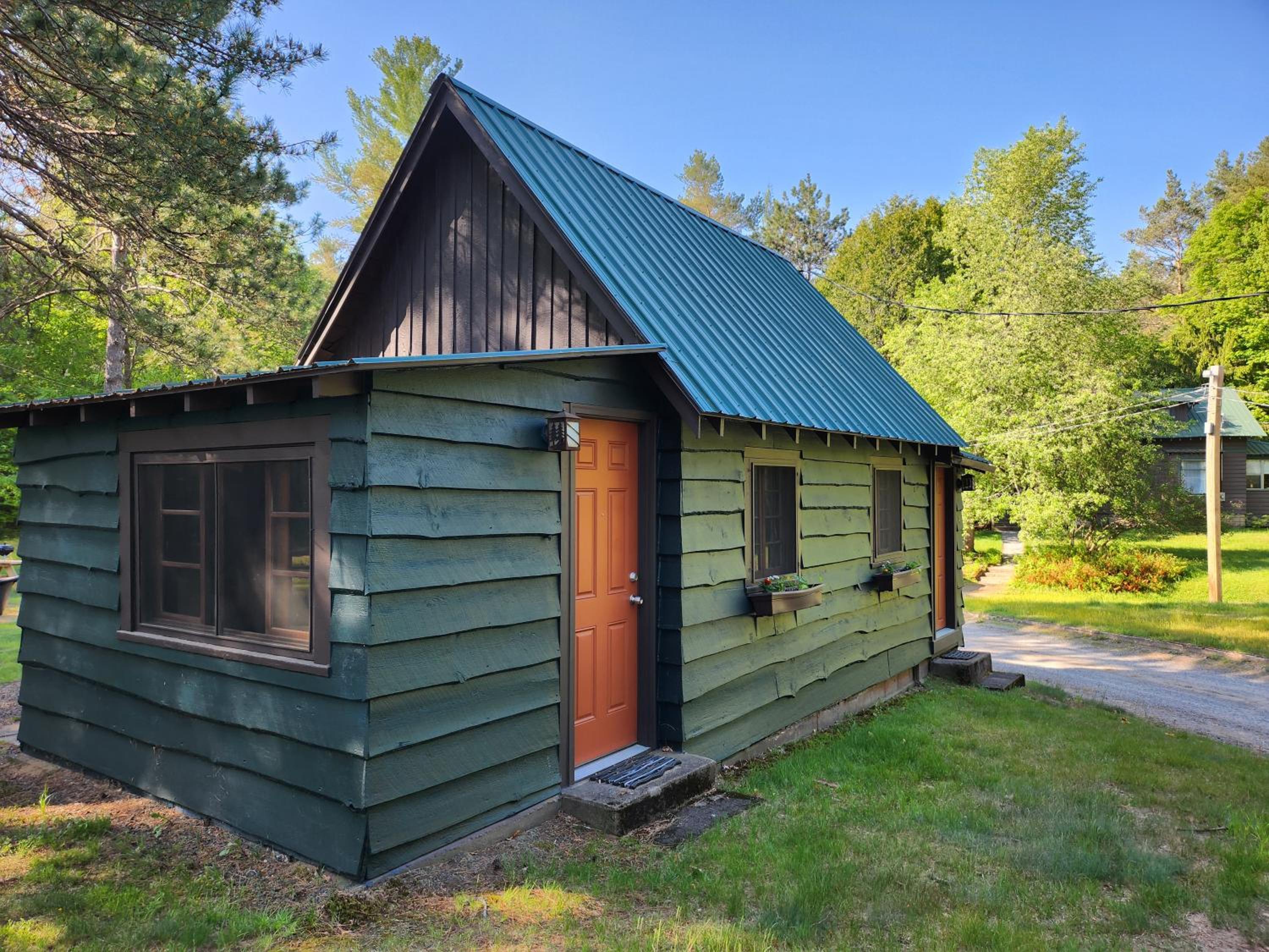 Two-Bedroom Cottage photo 3