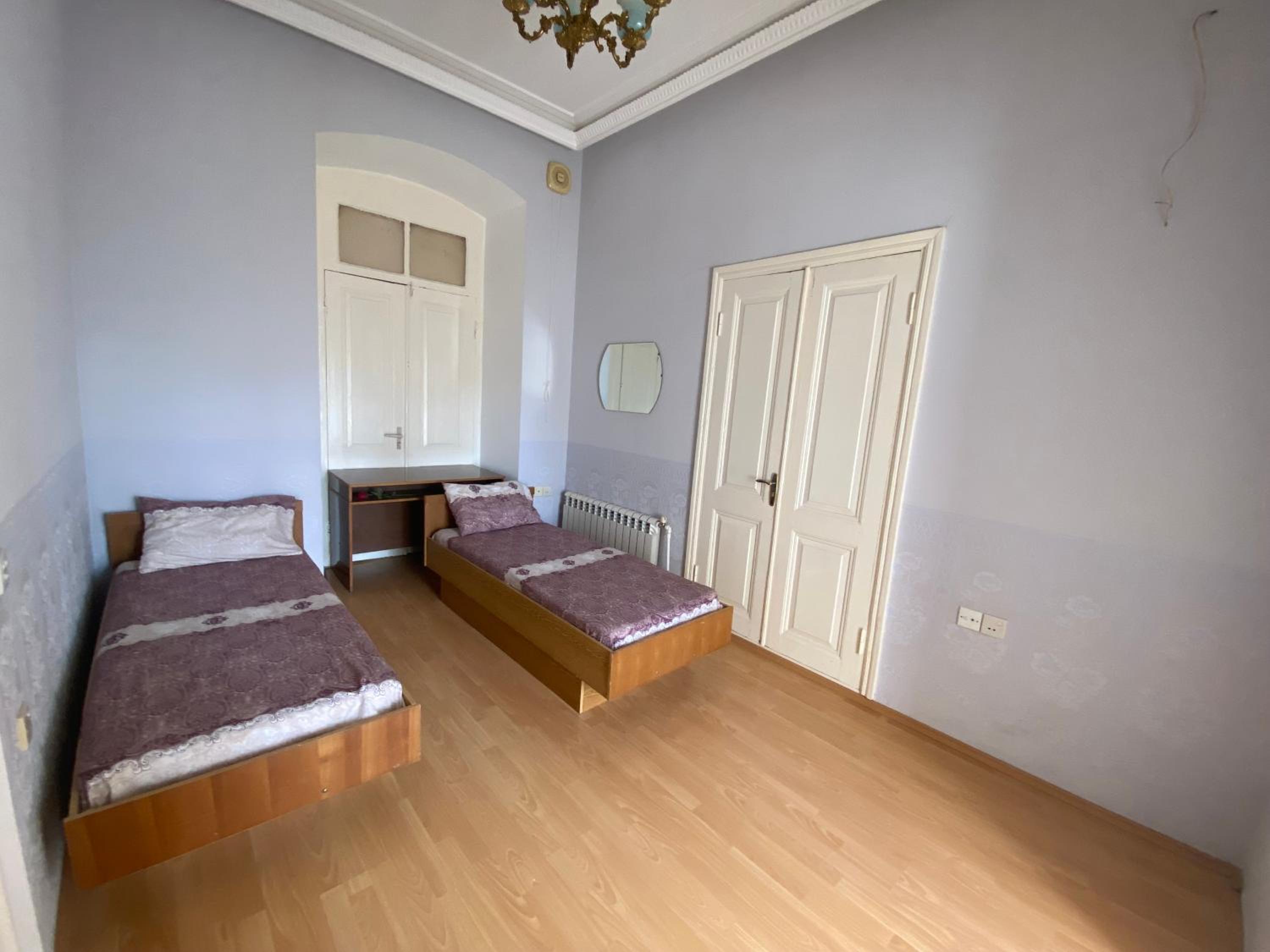 Twin Room with Private Bathroom photo 2