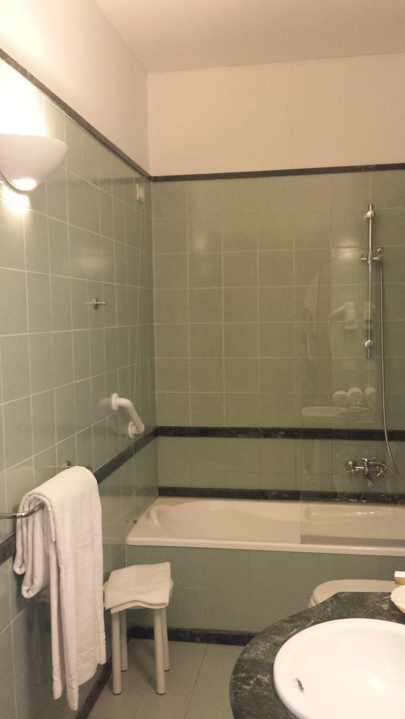 Superior Double or Twin Room - Photo 6