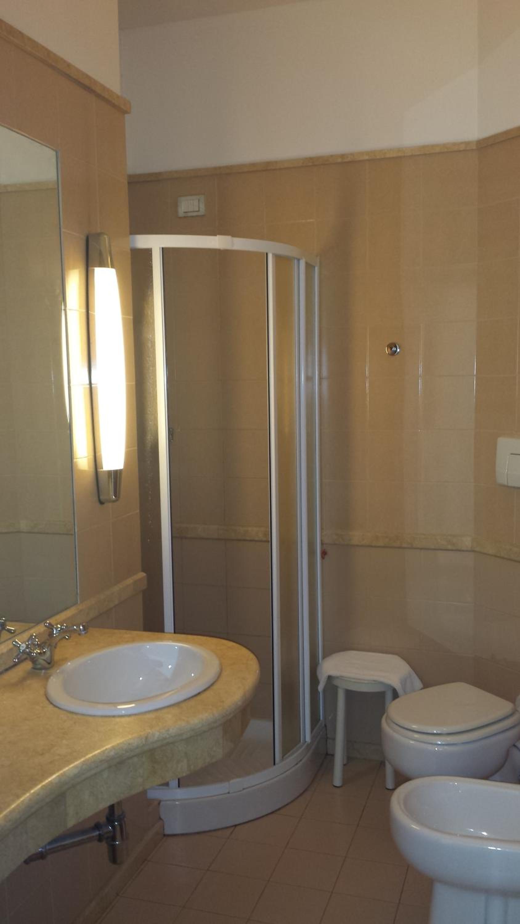 Superior Double or Twin Room - Photo 8
