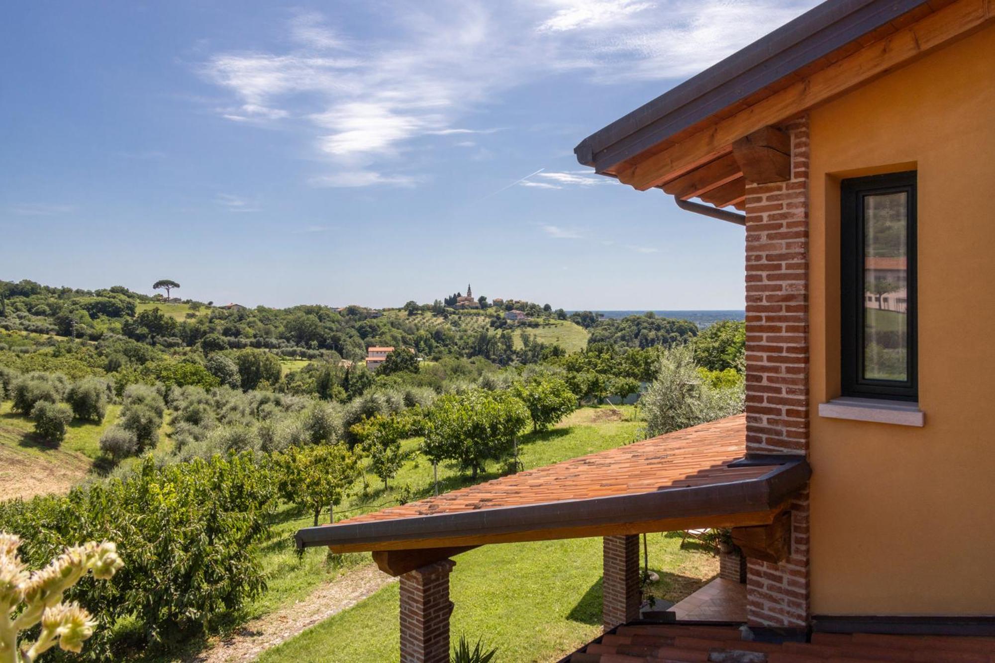 Studio with Balcony - Photo 4