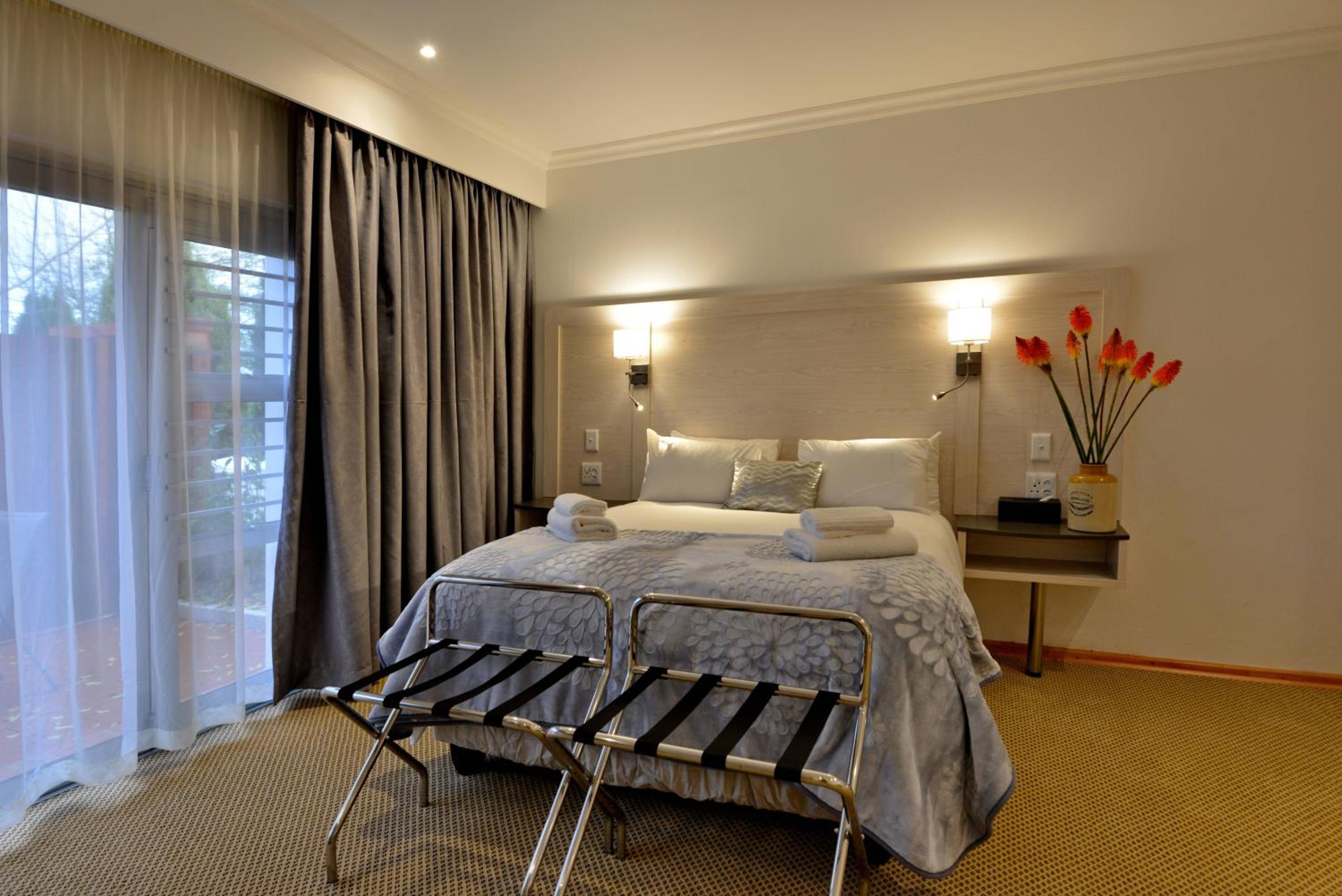 Standard Family Room - Photo 4