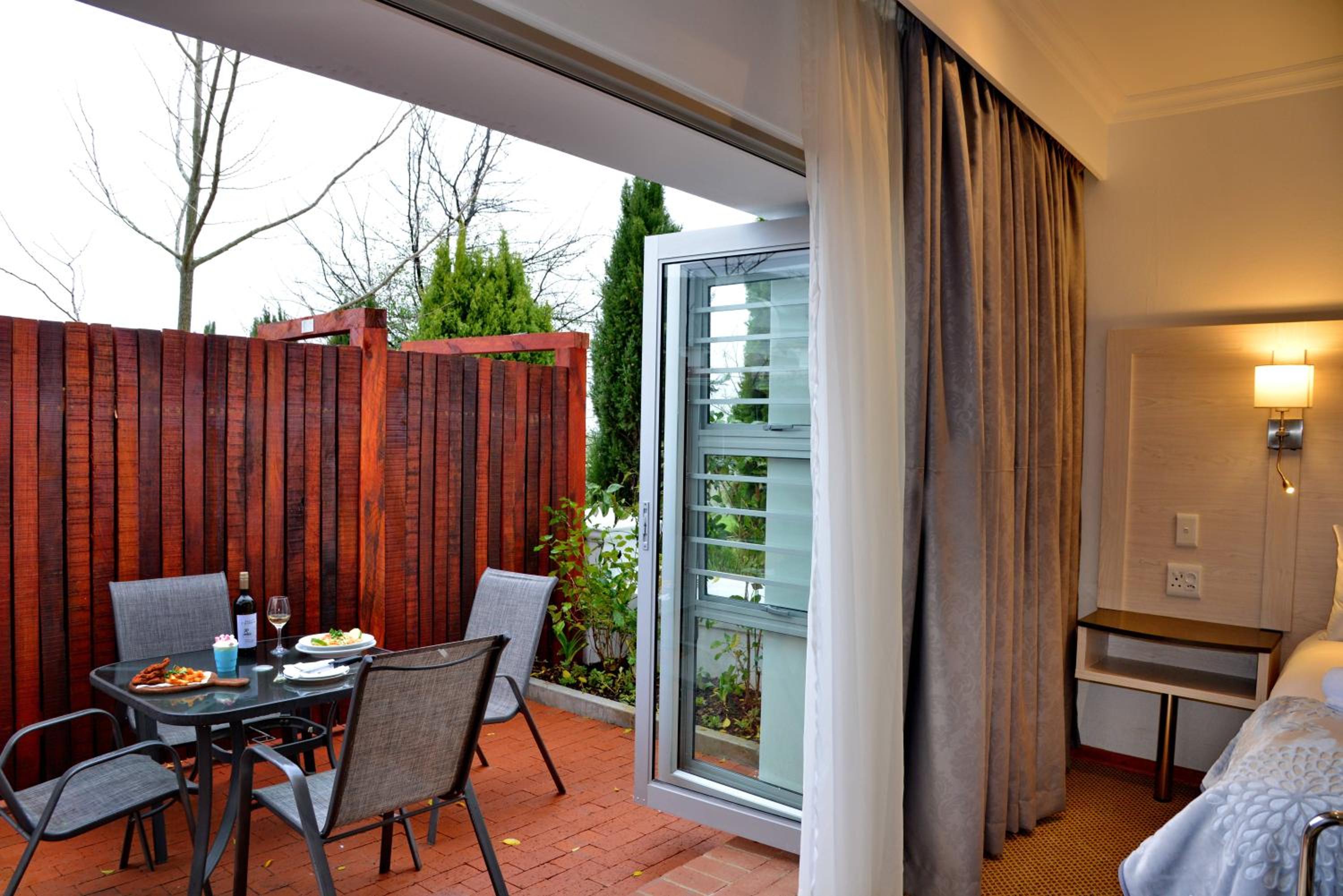 Standard Family Room - Photo 8