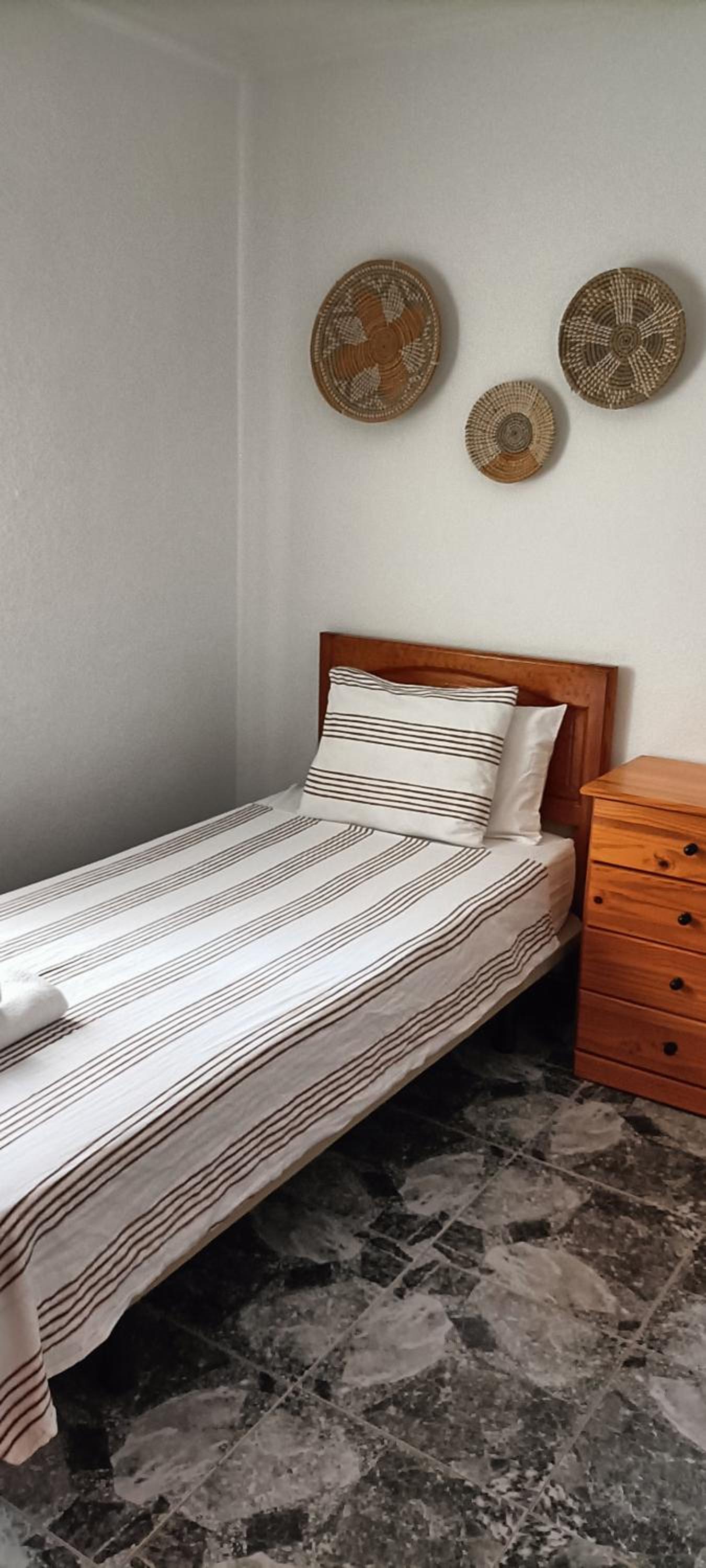 Single Bed in Mixed Dormitory Room with Shared Bathroom photo 2